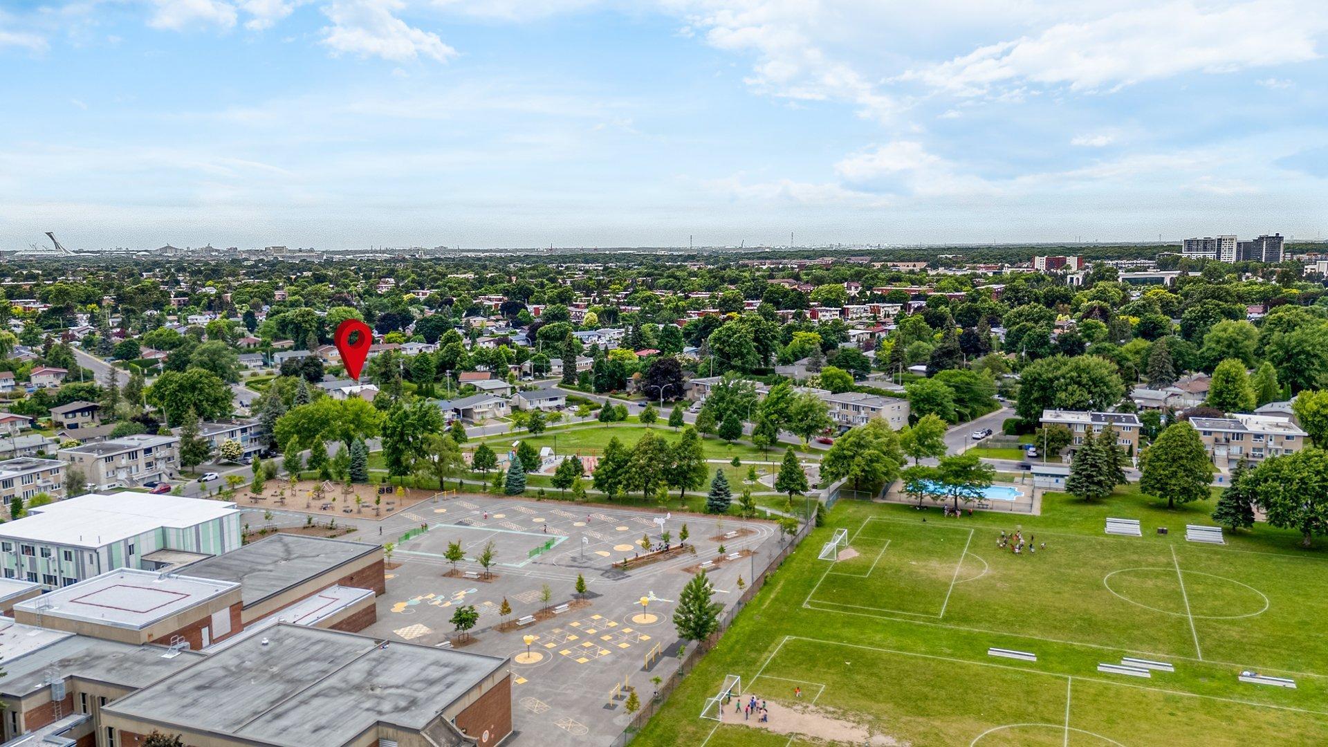 









2635


Rue Périgny

,
Longueuil (Le Vieux-Longueuil),




QC
J4L1S7

