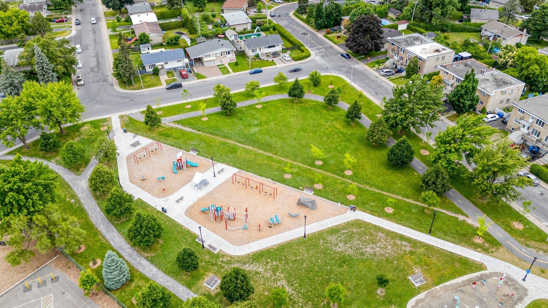 









2635


Rue Périgny

,
Longueuil (Le Vieux-Longueuil),




QC
J4L1S7

