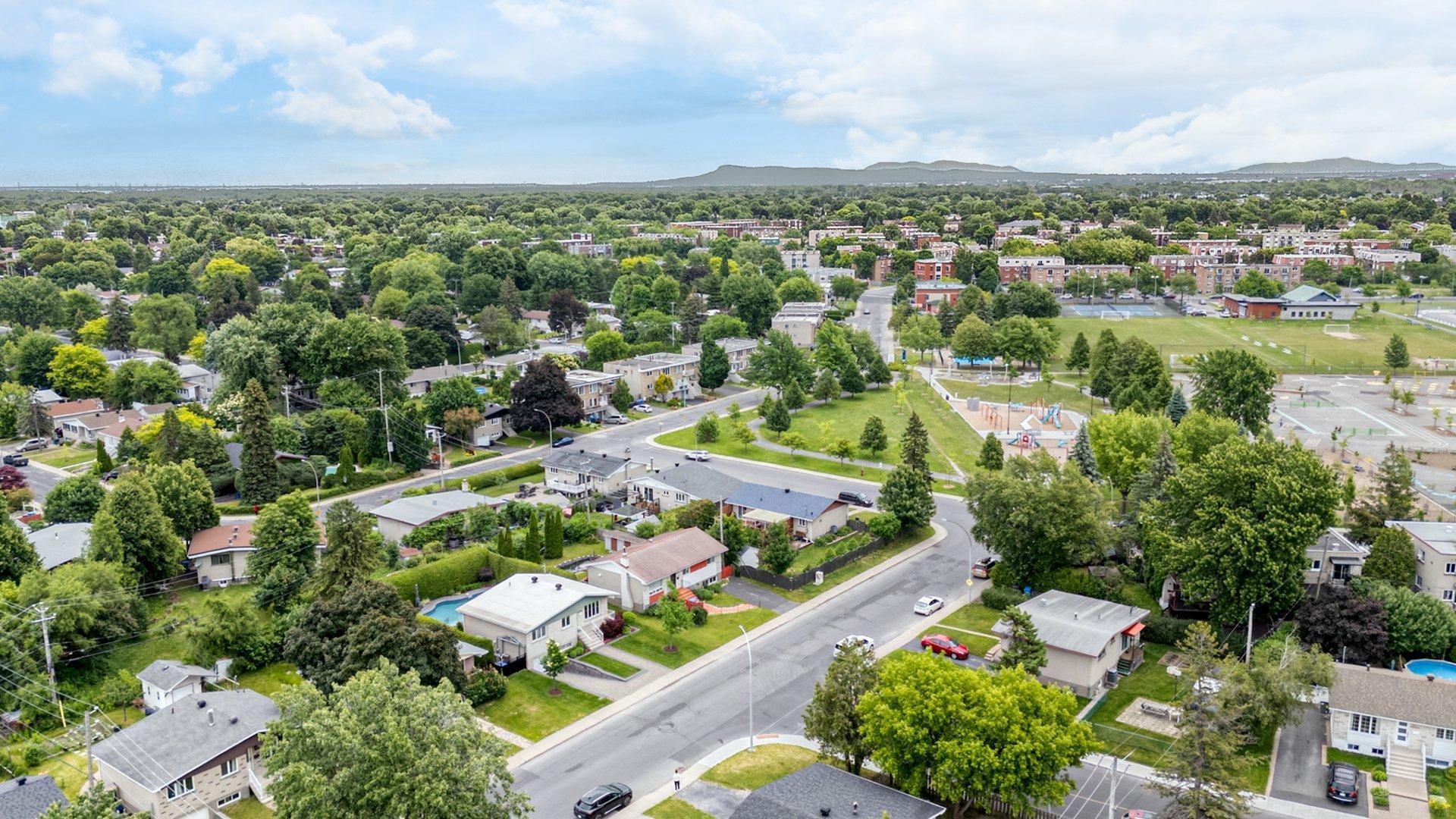 









2635


Rue Périgny

,
Longueuil (Le Vieux-Longueuil),




QC
J4L1S7

