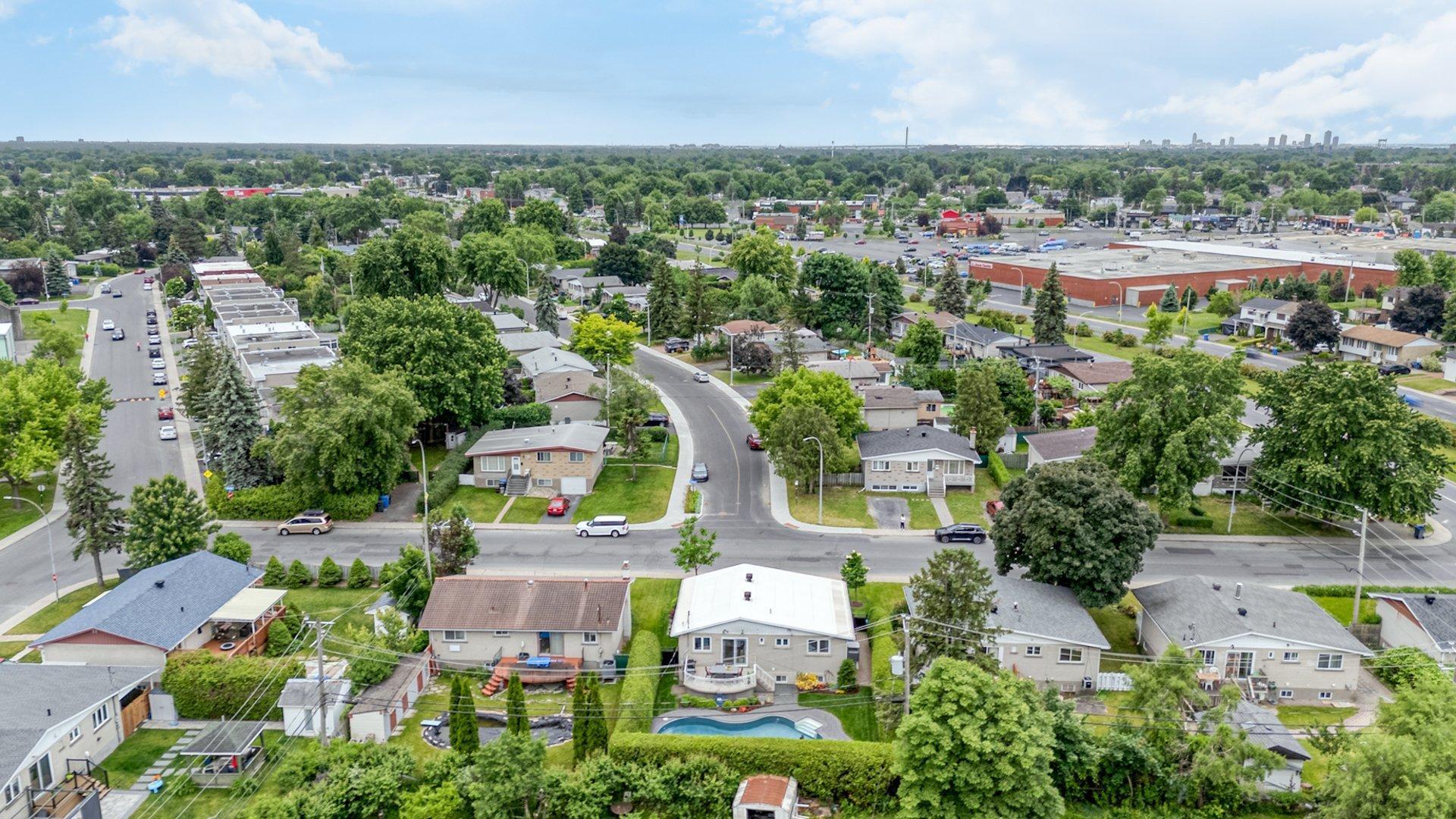 









2635


Rue Périgny

,
Longueuil (Le Vieux-Longueuil),




QC
J4L1S7

