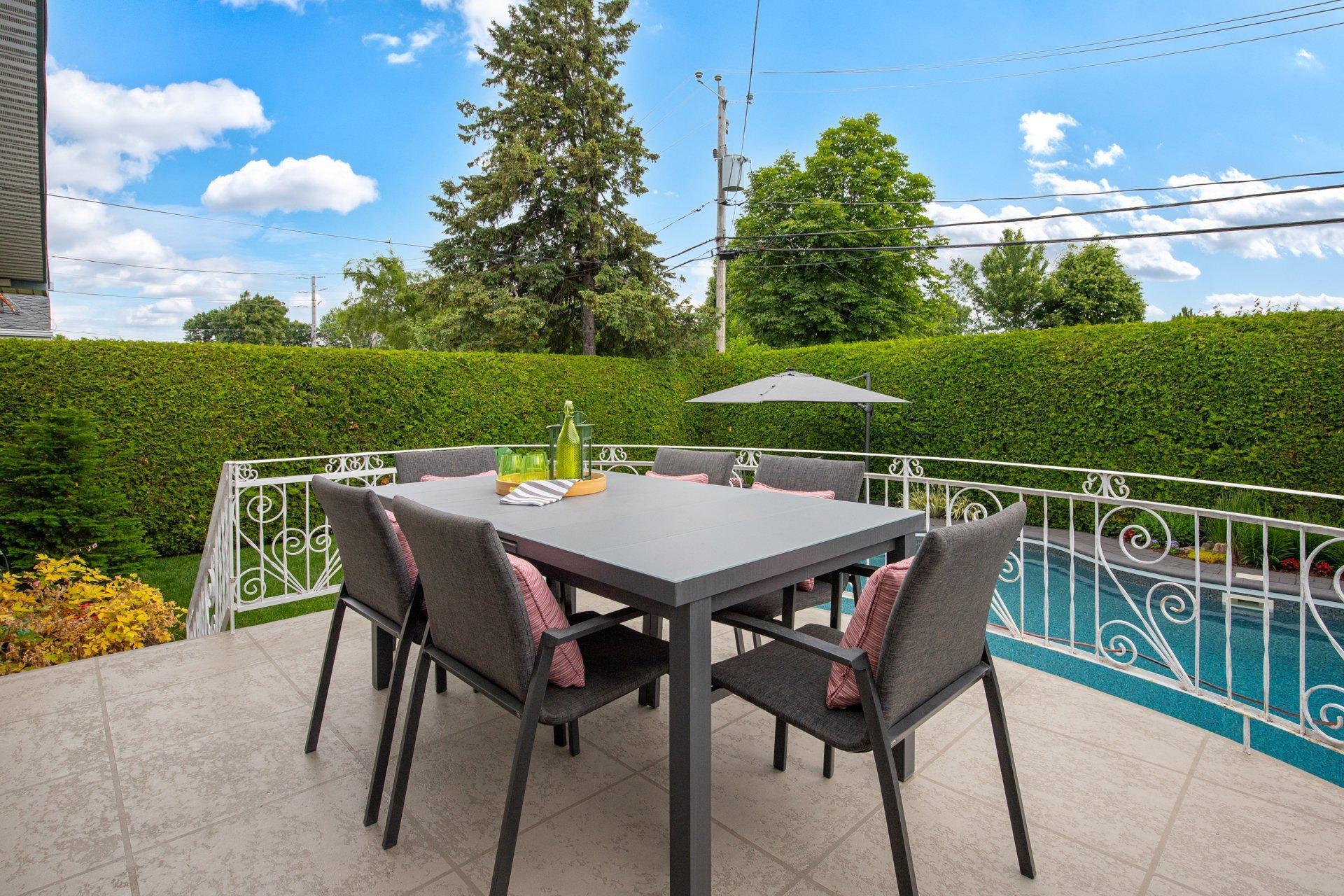 









2635


Rue Périgny

,
Longueuil (Le Vieux-Longueuil),




QC
J4L1S7

