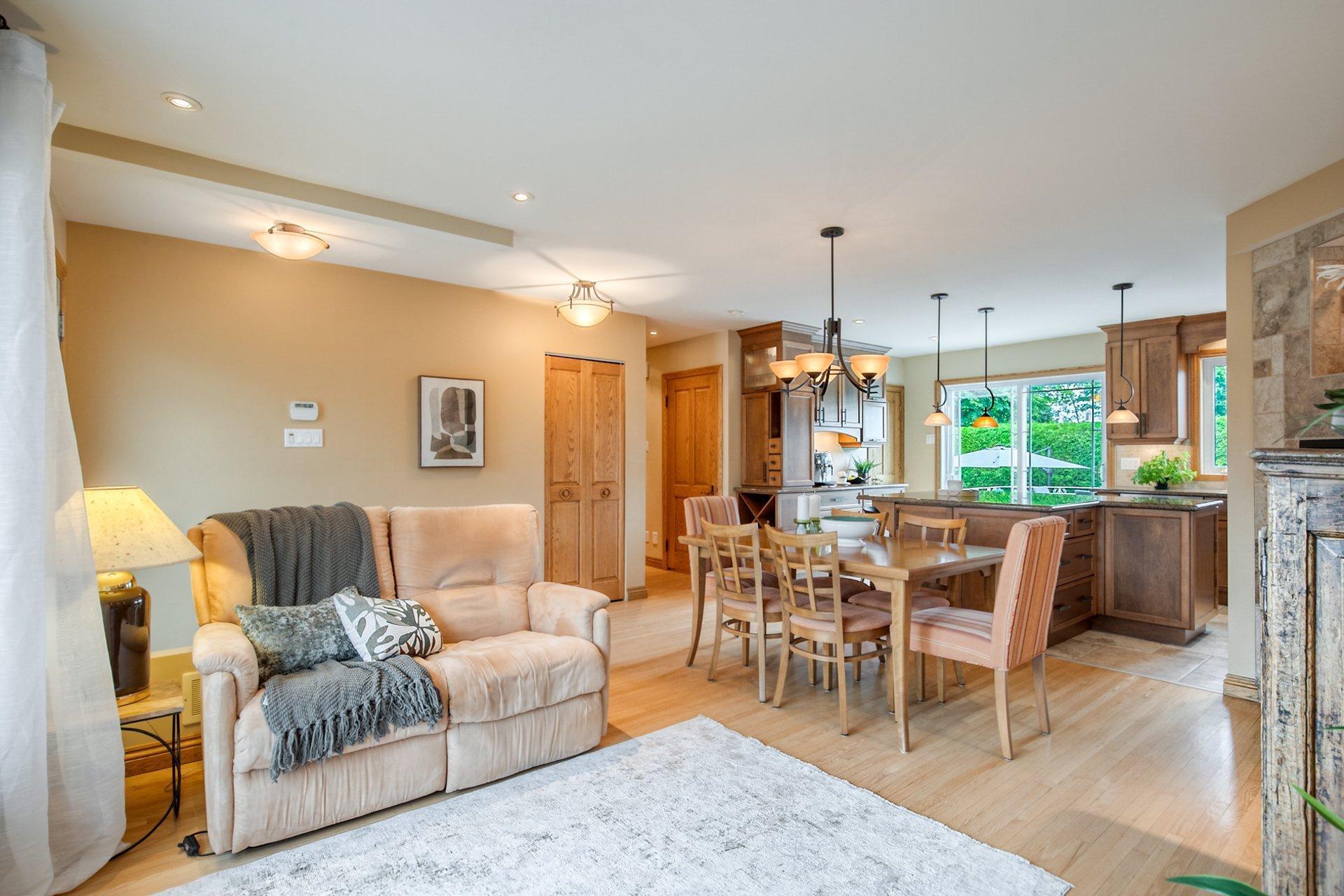 









2635


Rue Périgny

,
Longueuil (Le Vieux-Longueuil),




QC
J4L1S7

