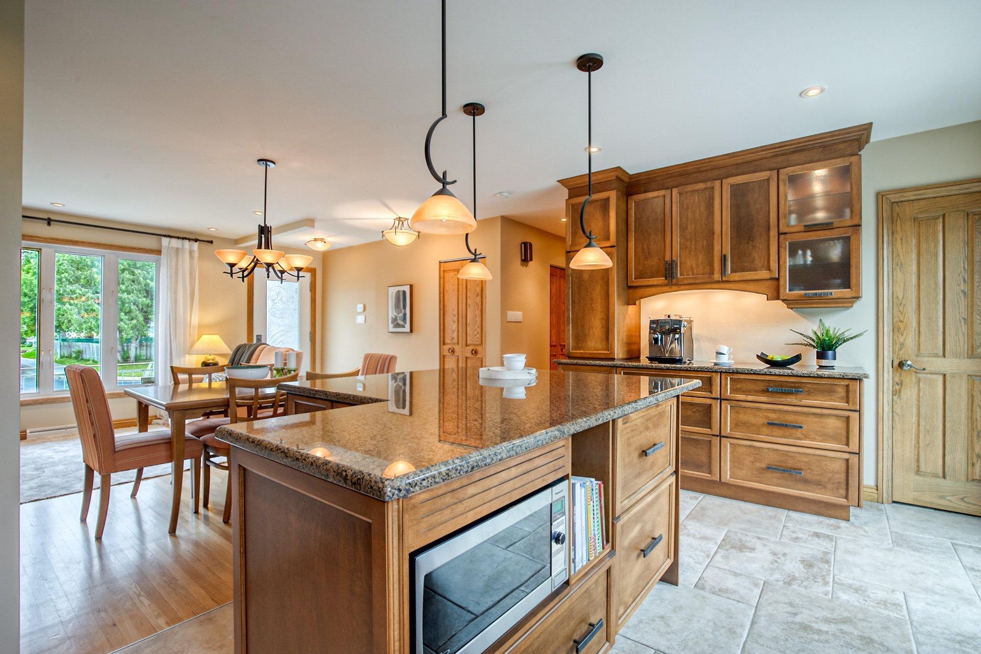 









2635


Rue Périgny

,
Longueuil (Le Vieux-Longueuil),




QC
J4L1S7

