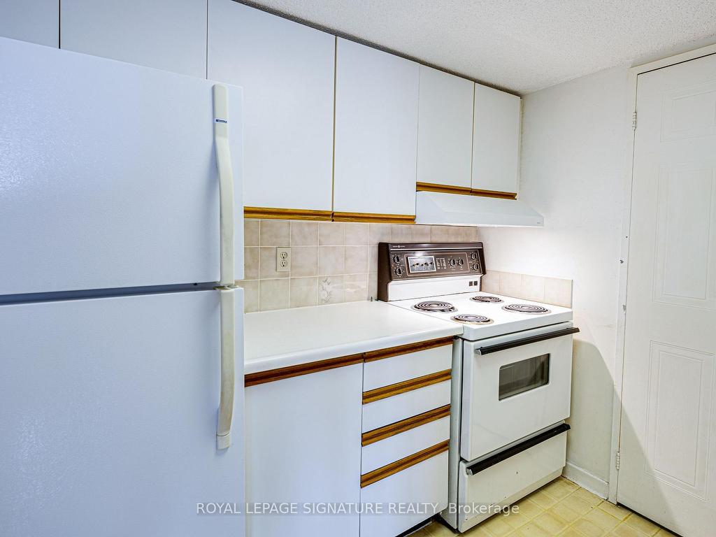 









150


Alton Towers

Circle, 405,
Toronto,




ON
M1V 4X7

