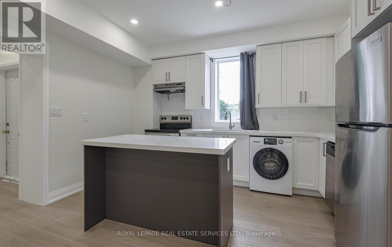 












631 LAWRENCE STREET

,
Cambridge,




Ontario
N3H2M8

