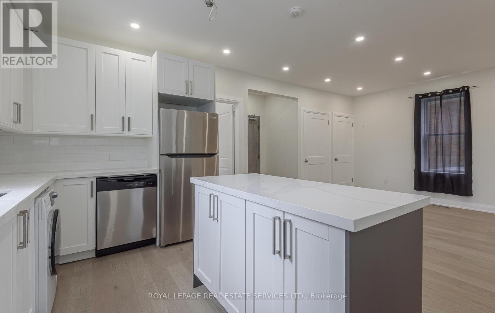 












631 LAWRENCE STREET

,
Cambridge,




Ontario
N3H2M8

