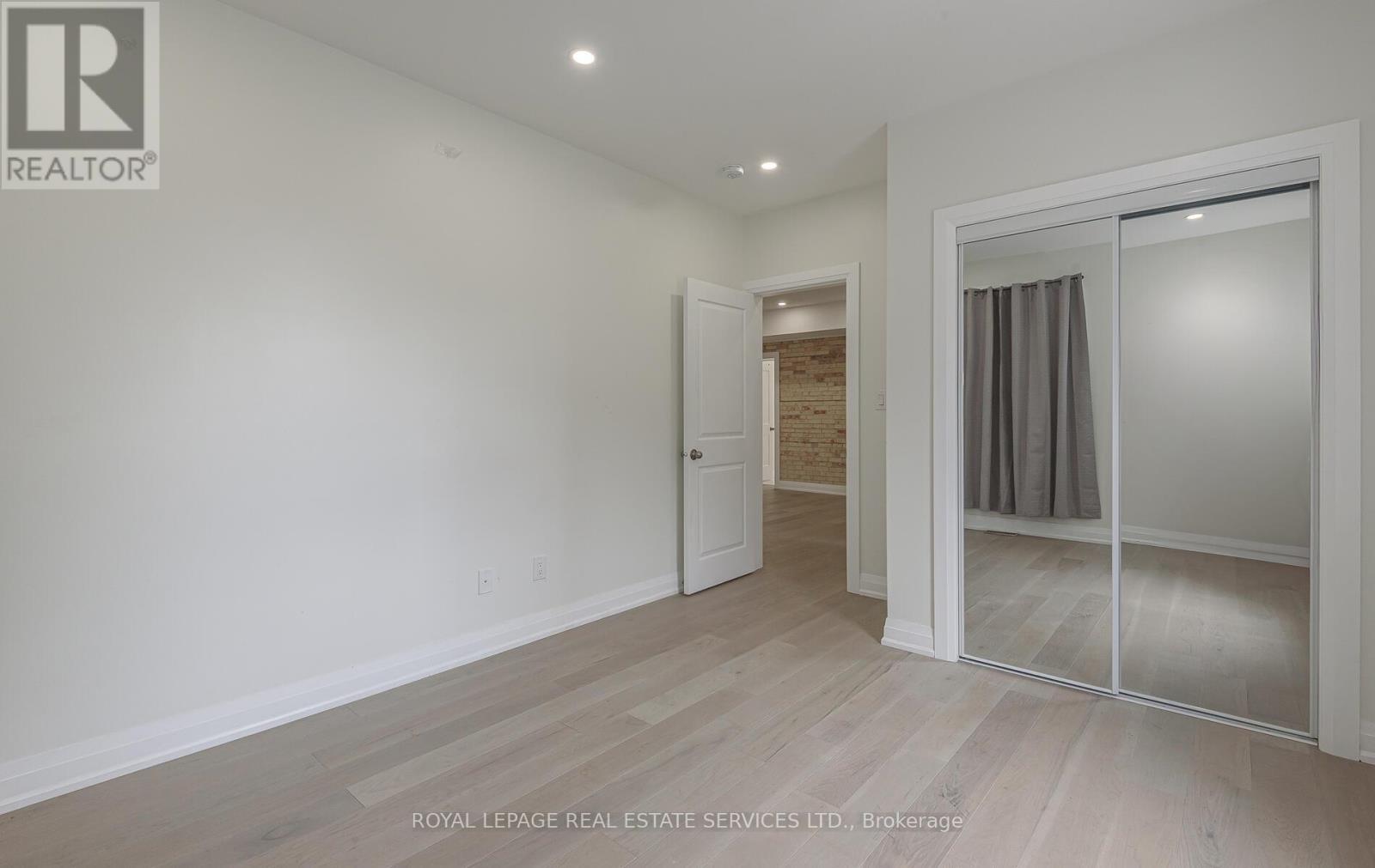 












631 LAWRENCE STREET

,
Cambridge,




Ontario
N3H2M8

