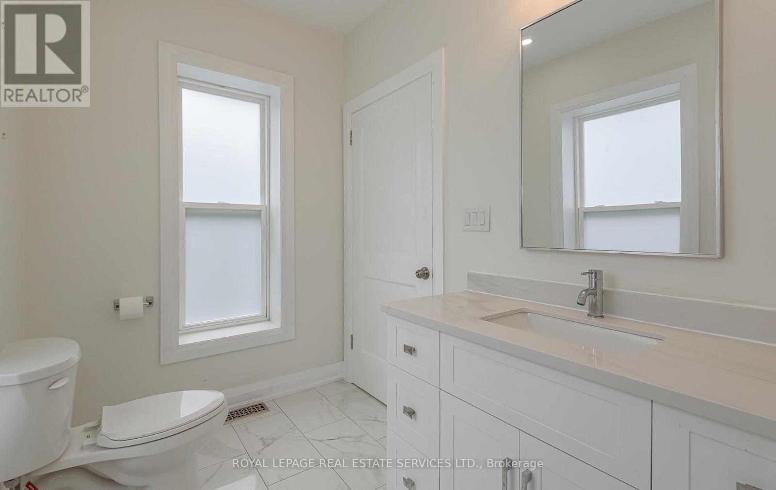 












631 LAWRENCE STREET

,
Cambridge,




Ontario
N3H2M8

