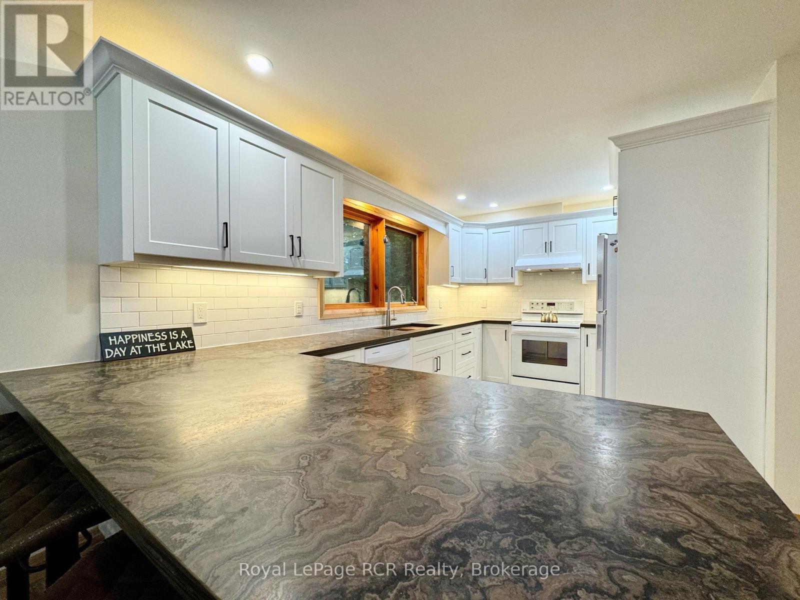 












91 LITTLE PINE DRIVE

,
Northern Bruce Peninsula,




Ontario
N0H1W0

