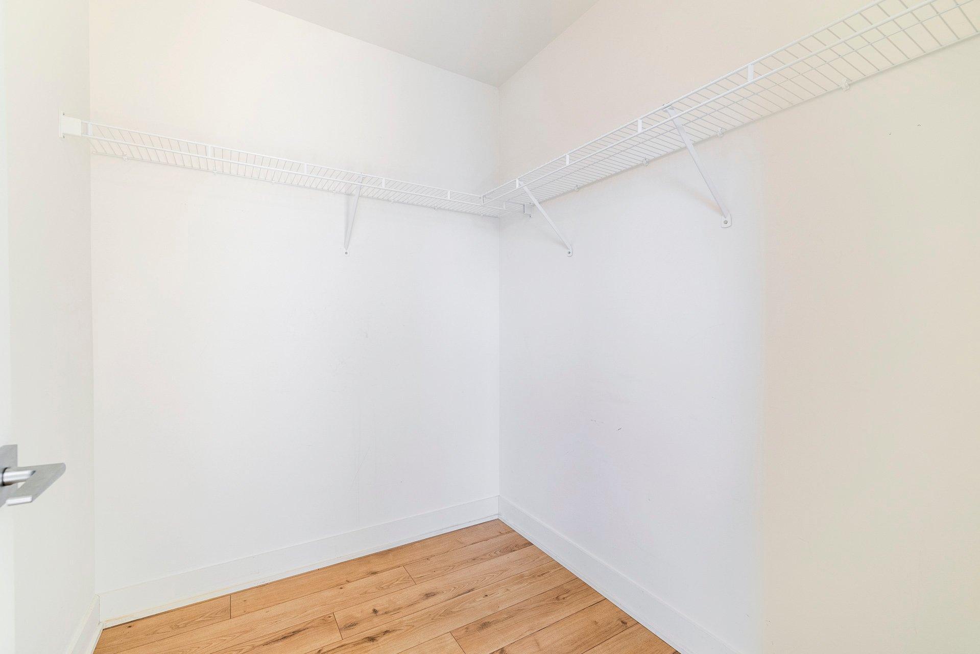 









49


Av. des Frênes

,
Pointe-Claire,




QC
H9R0C2


