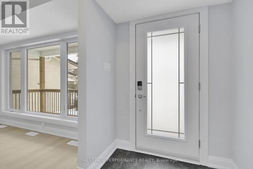 Inviting front entrance way.  Come inside...