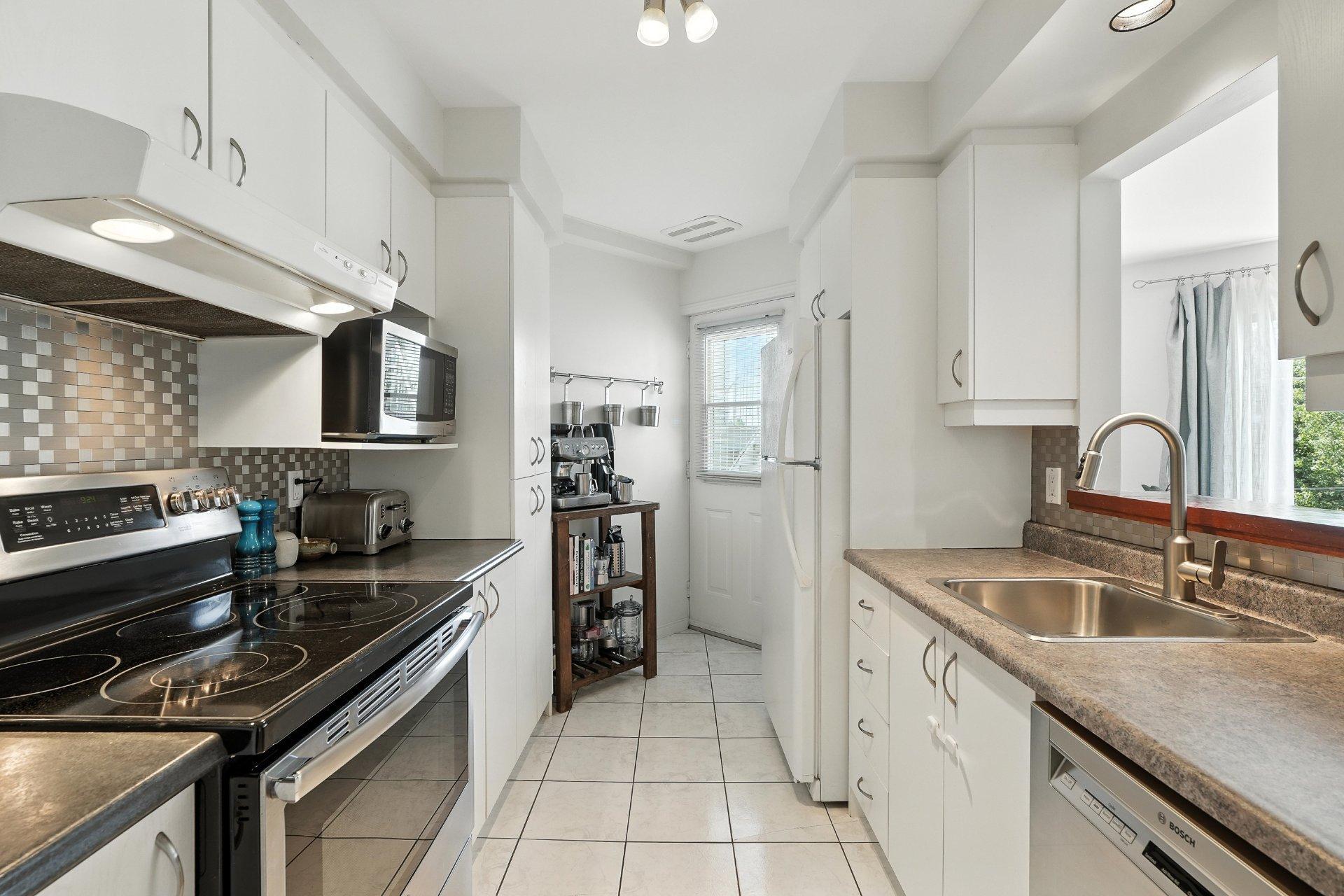 









162


Rue Desjardins

,
Magog,




QC
J1X0L8

