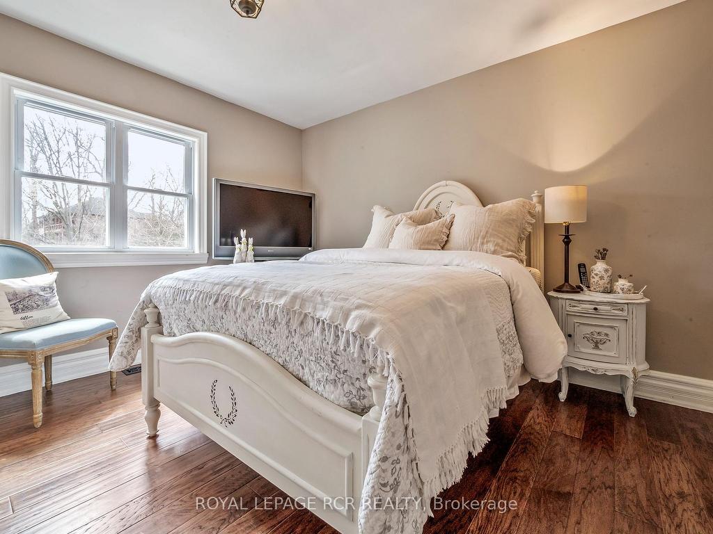 









17


King

Street,
Caledon,




ON
L7K 0C5

