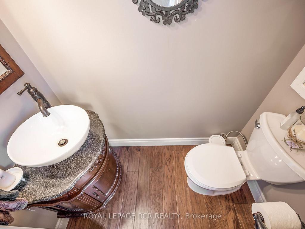 









17


King

Street,
Caledon,




ON
L7K 0C5

