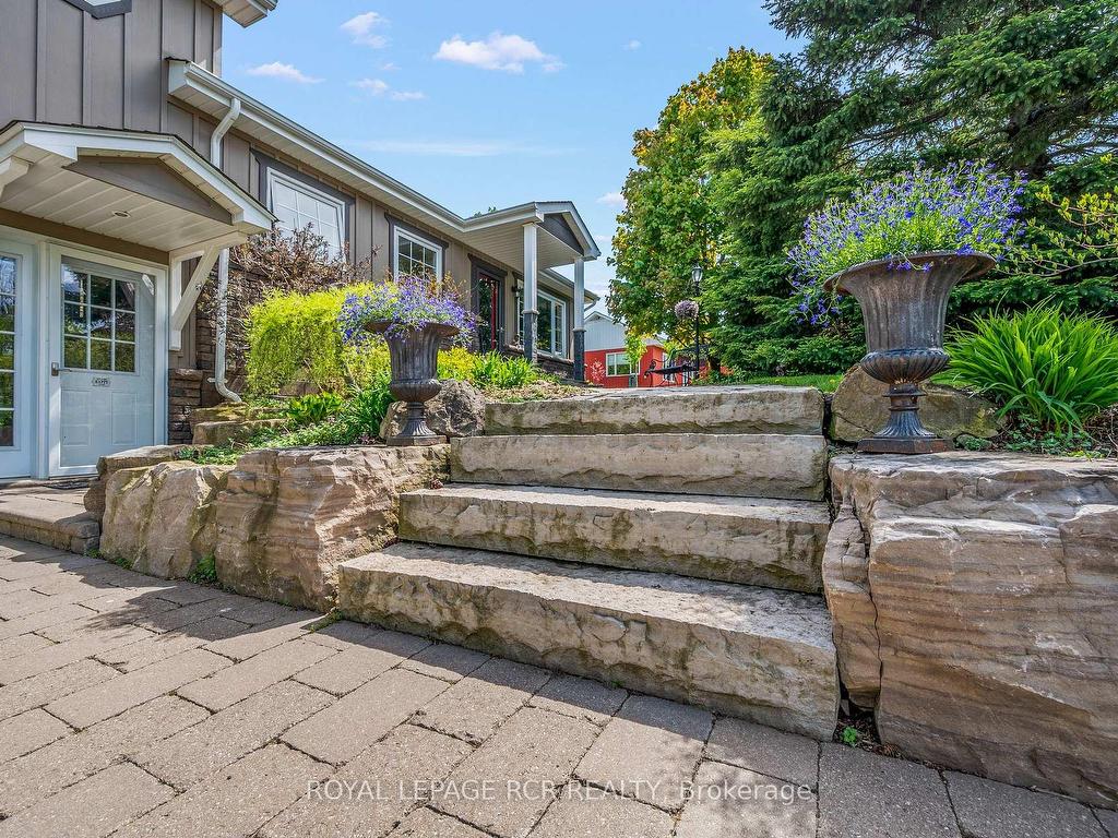 









17


King

Street,
Caledon,




ON
L7K 0C5


