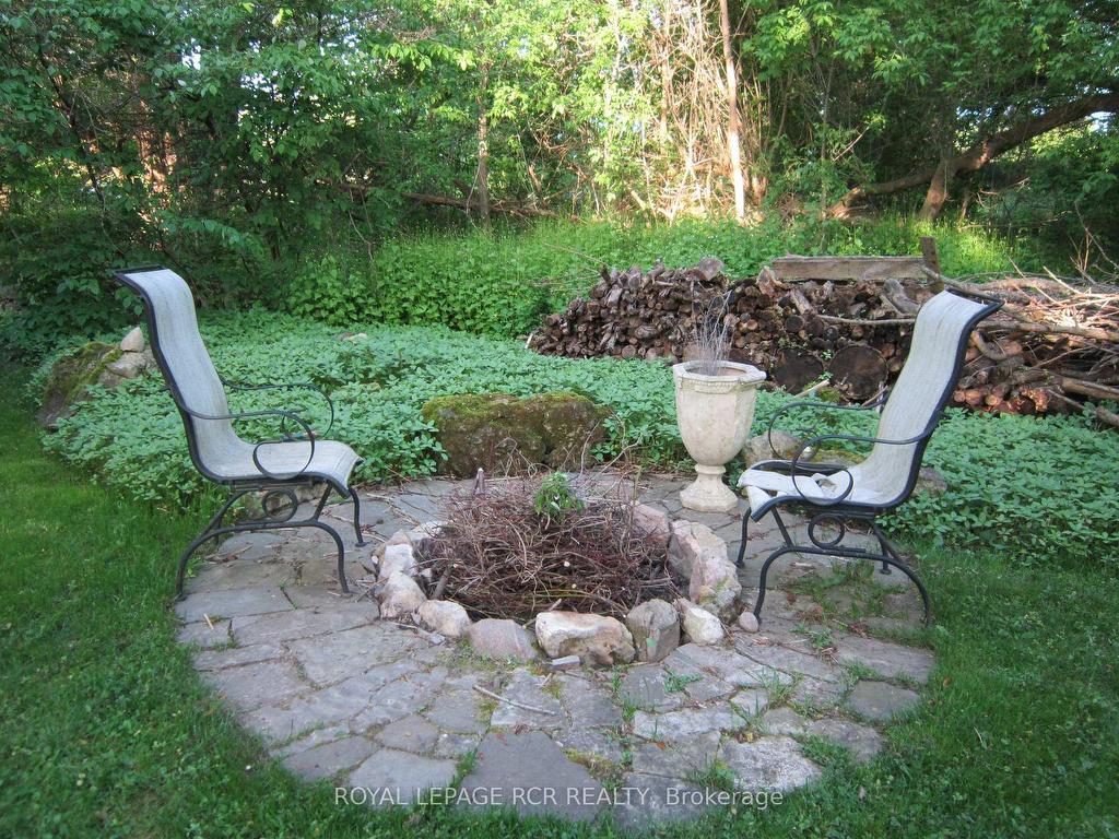 









17


King

Street,
Caledon,




ON
L7K 0C5


