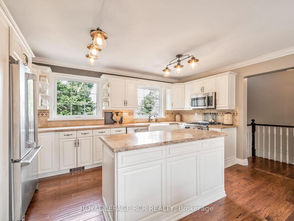 









17


King

Street,
Caledon,




ON
L7K 0C5

