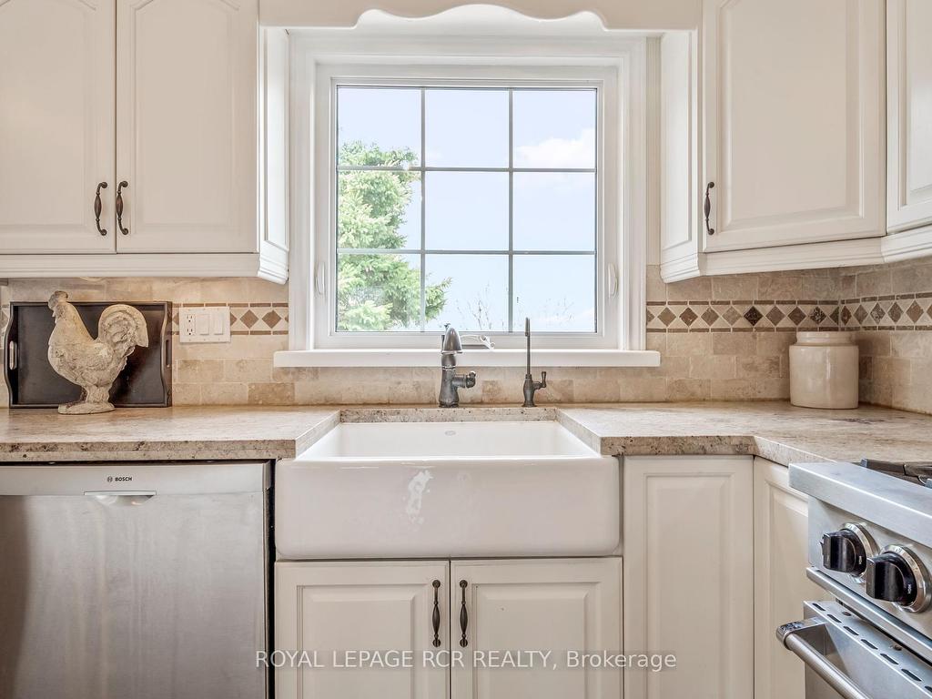 









17


King

Street,
Caledon,




ON
L7K 0C5

