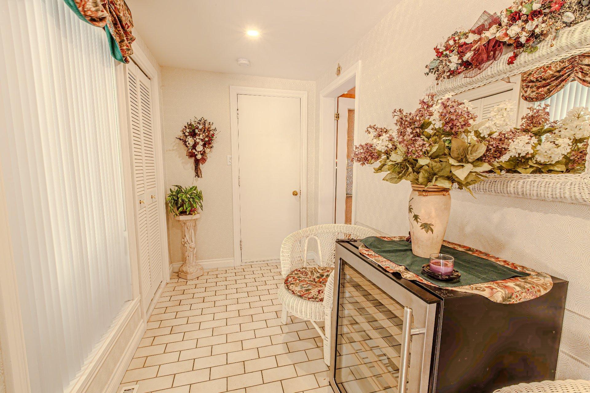 









920


Boul. St-Joseph O.

,
Drummondville,




QC
J2E1H9

