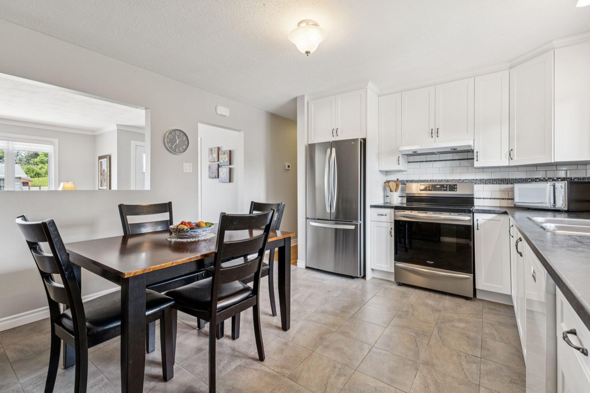 









40


Rue de Provence

,
Gatineau (Gatineau),




QC
J8T4V1


