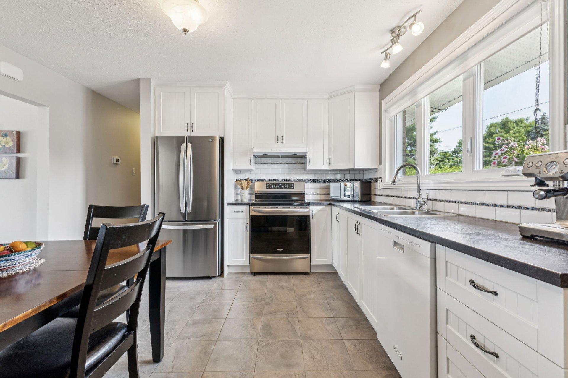 









40


Rue de Provence

,
Gatineau (Gatineau),




QC
J8T4V1

