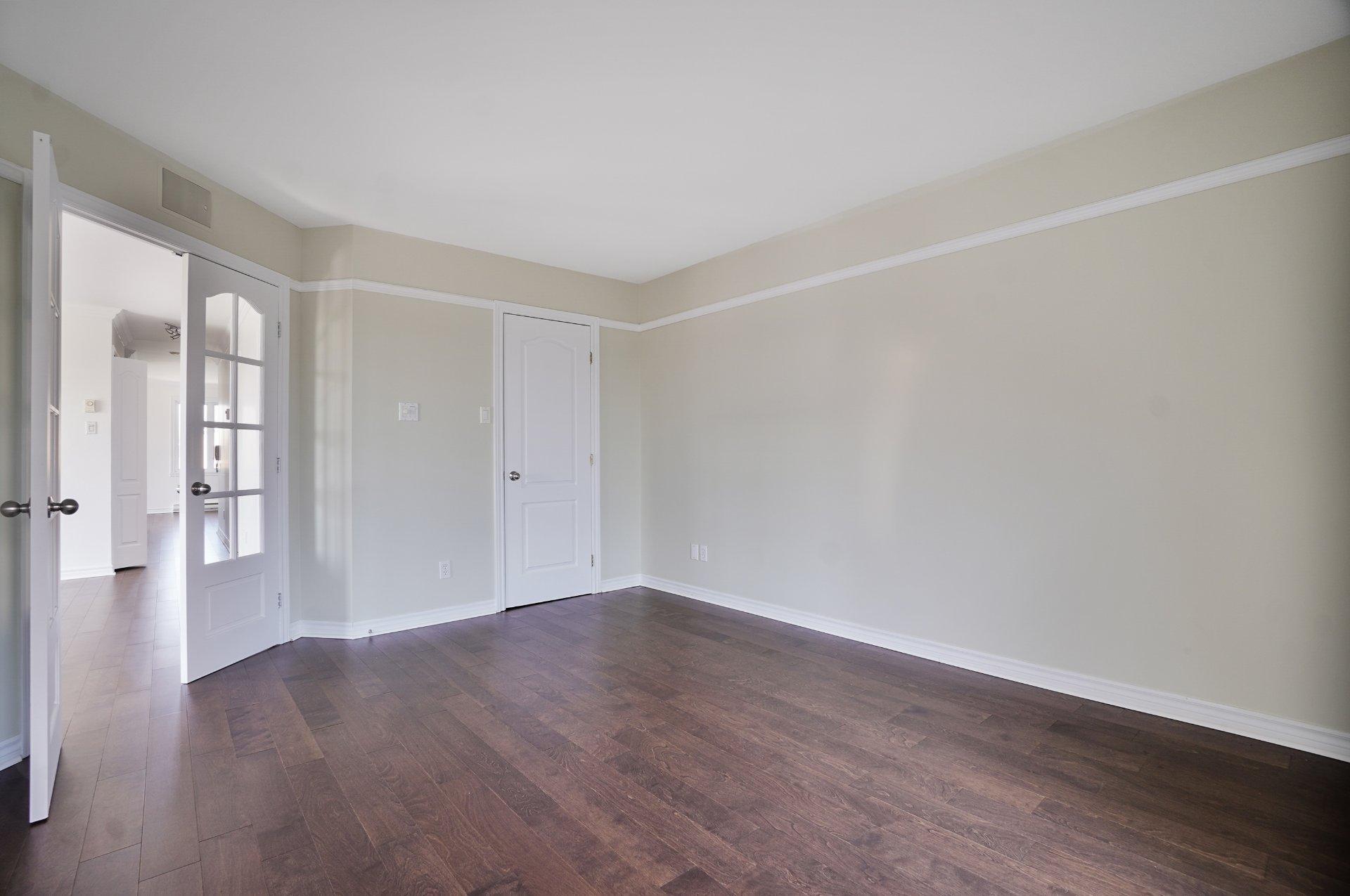 









4305


Av. Colomb

, 402,
Brossard,




QC
J4Z3V2

