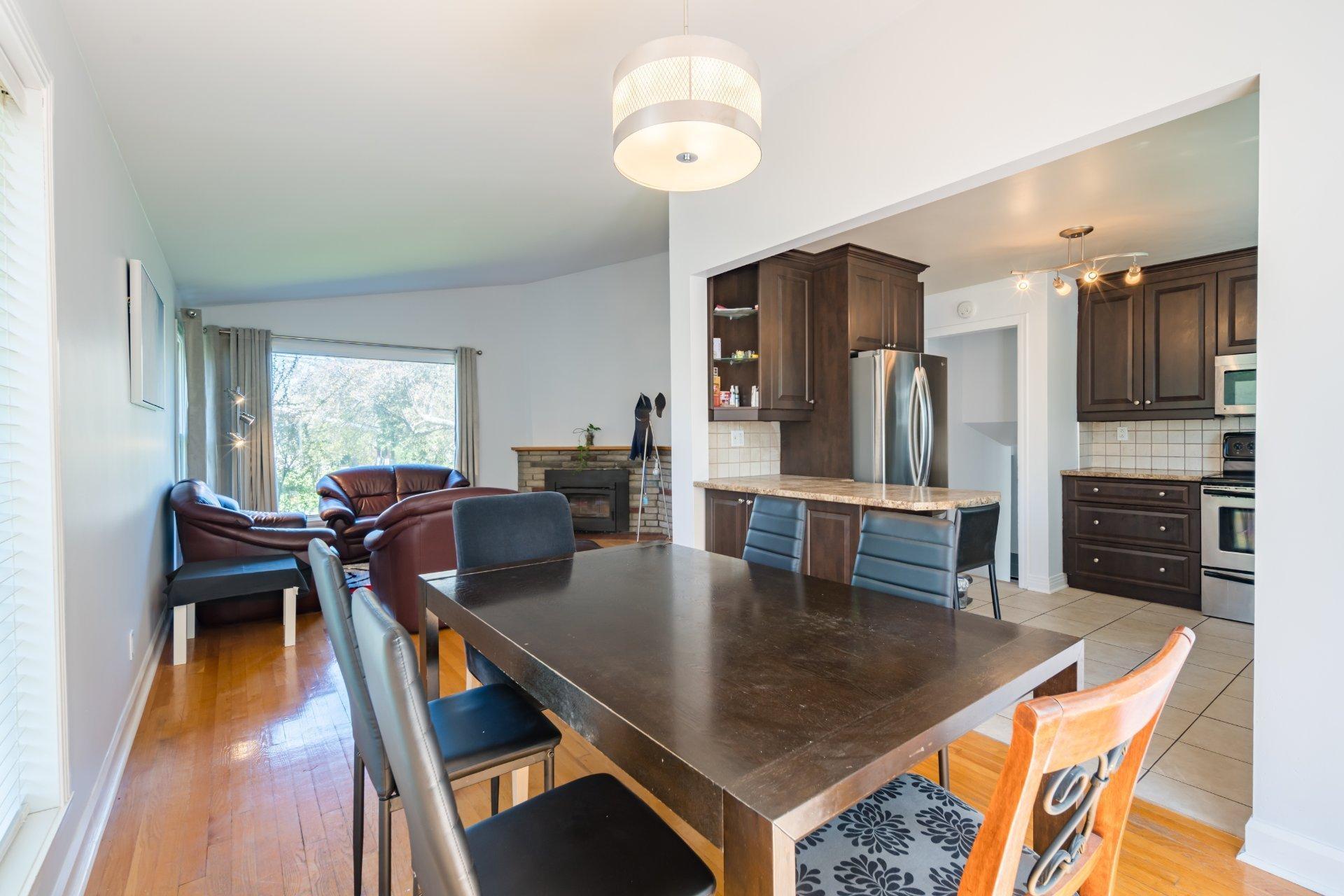 









136


Lincoln Drive

,
Beaconsfield,




QC
H9W1M6

