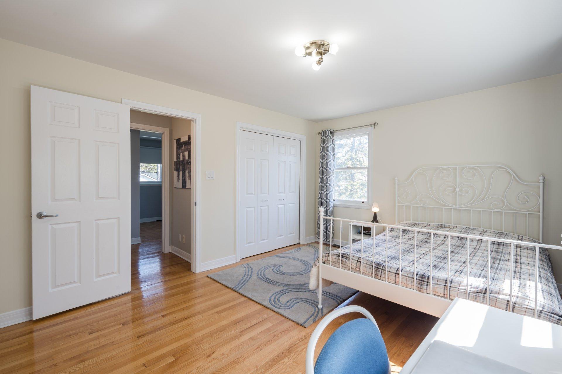 









136


Lincoln Drive

,
Beaconsfield,




QC
H9W1M6


