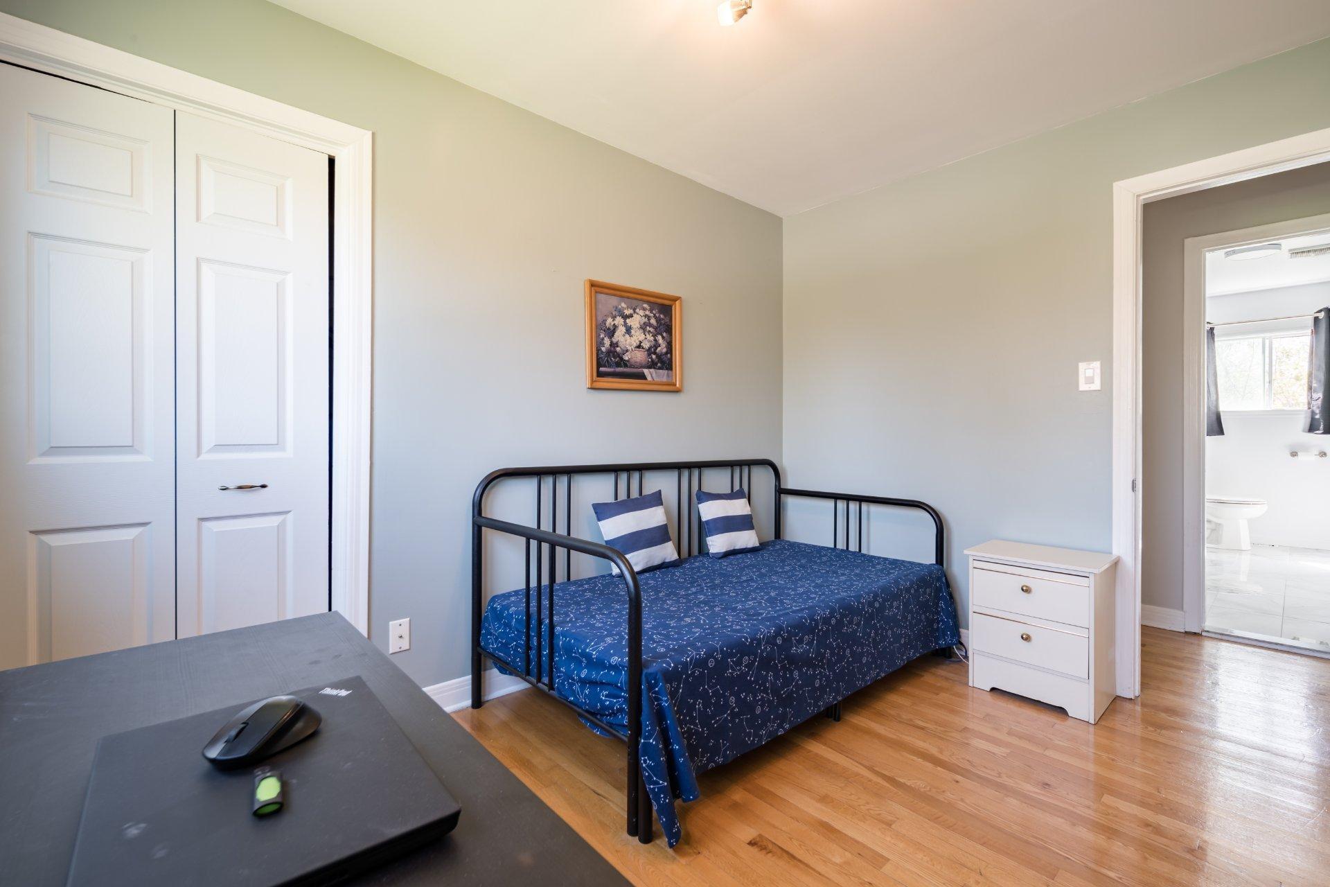 









136


Lincoln Drive

,
Beaconsfield,




QC
H9W1M6

