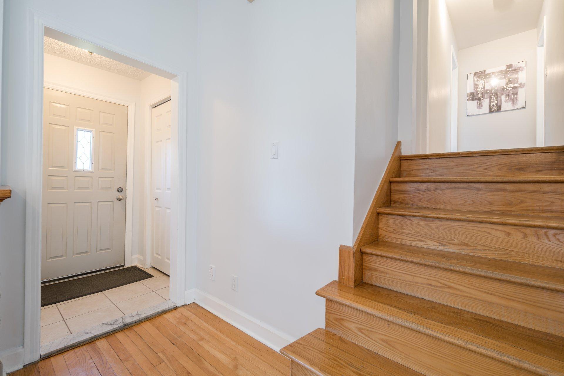 









136


Lincoln Drive

,
Beaconsfield,




QC
H9W1M6

