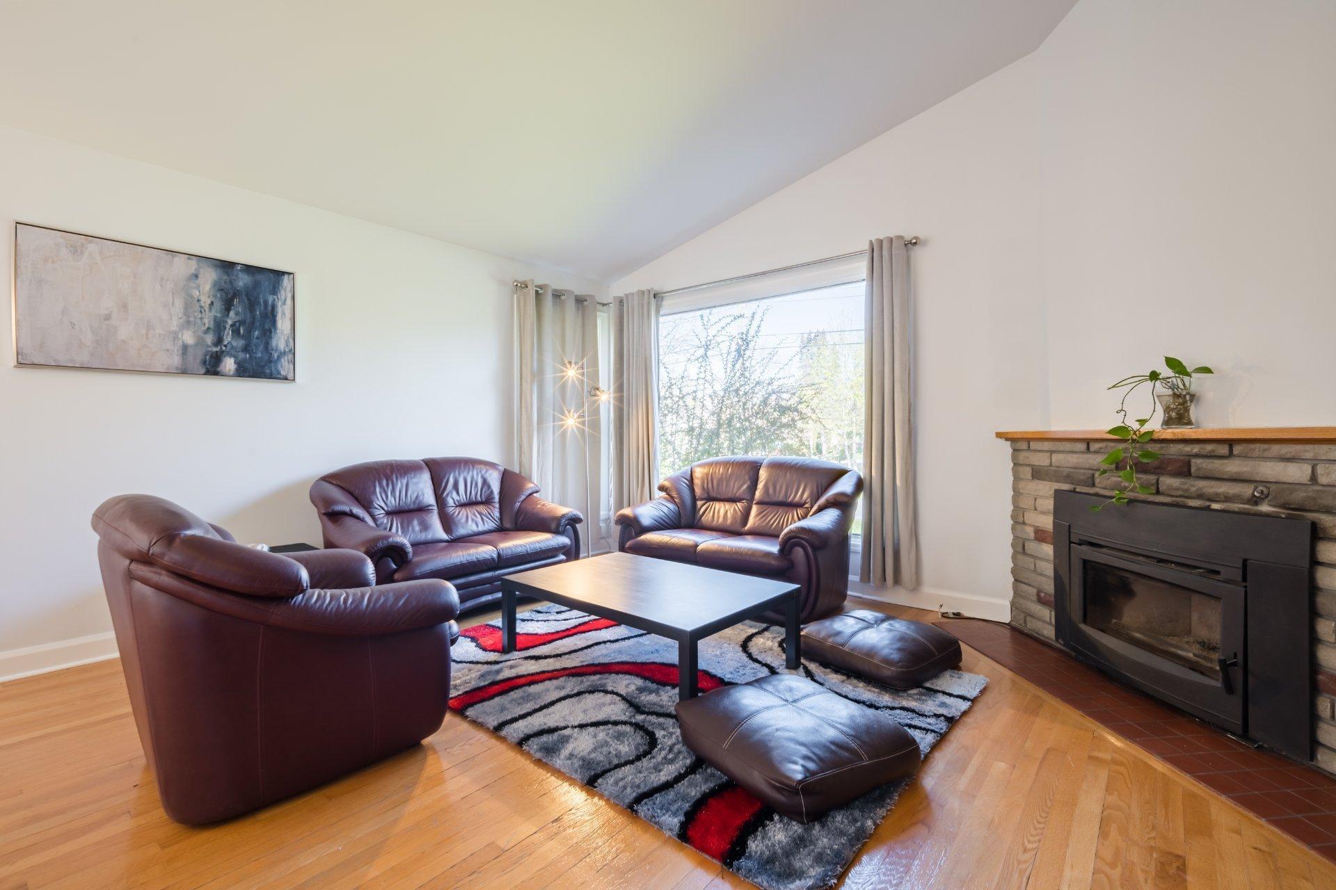 









136


Lincoln Drive

,
Beaconsfield,




QC
H9W1M6

