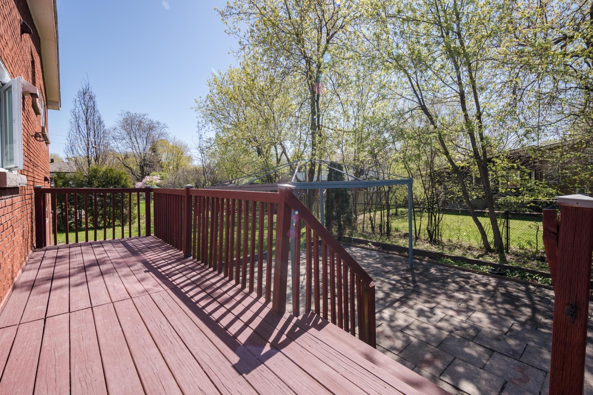 









136


Lincoln Drive

,
Beaconsfield,




QC
H9W1M6

