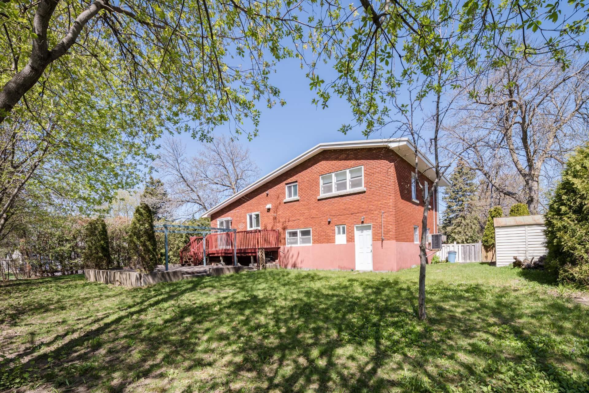 









136


Lincoln Drive

,
Beaconsfield,




QC
H9W1M6

