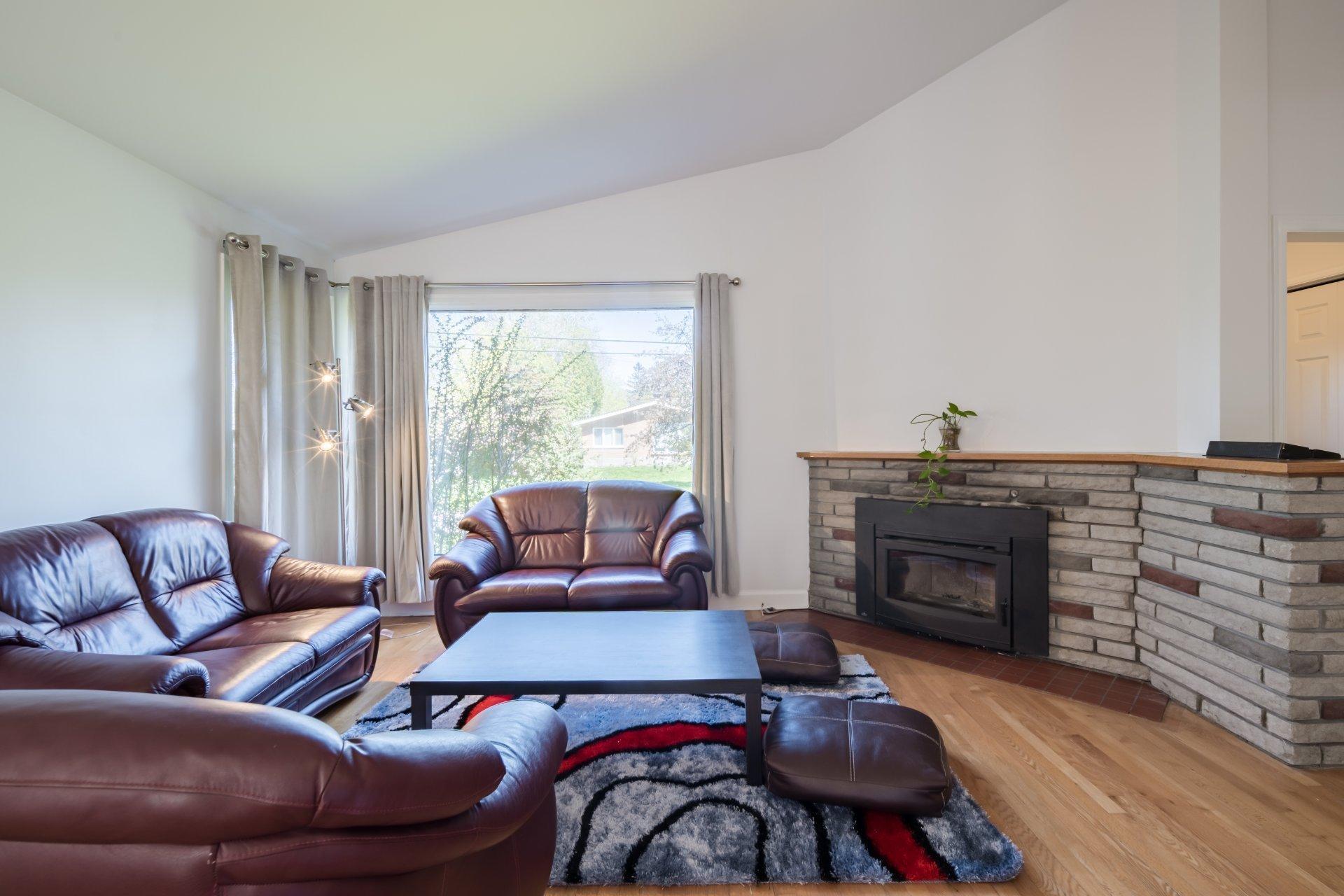 









136


Lincoln Drive

,
Beaconsfield,




QC
H9W1M6

