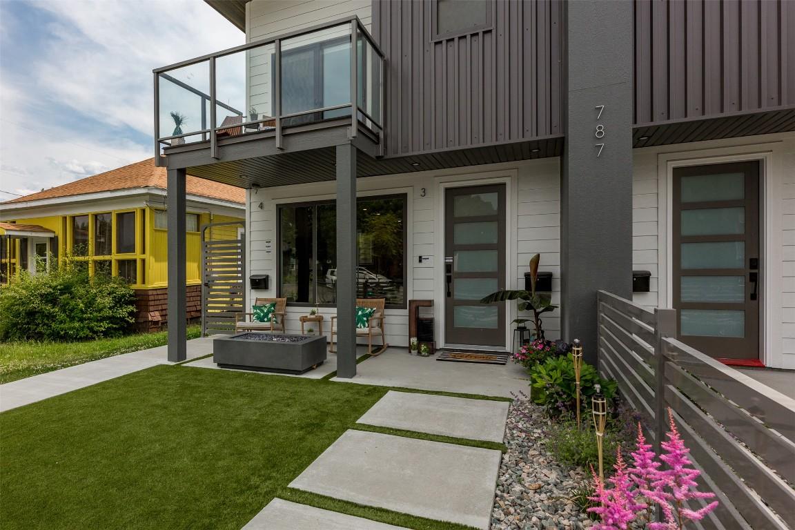 









787


Lawson

Avenue, 2,
Kelowna,




BC
V1Y 6S9

