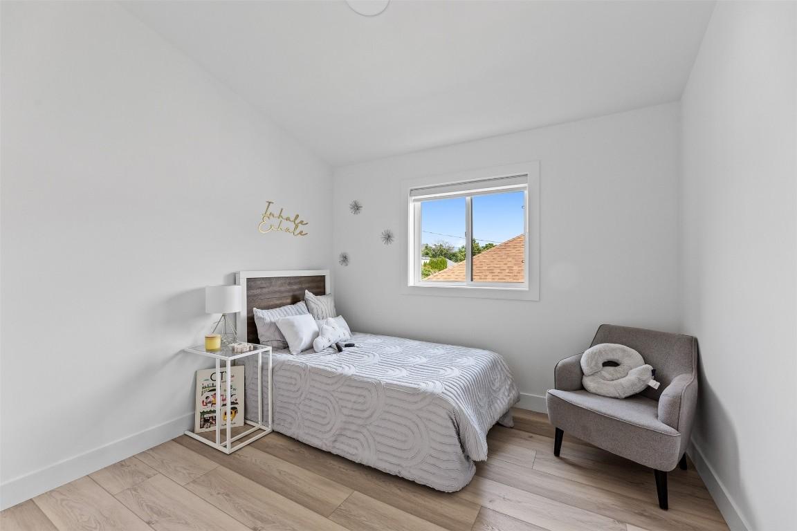 









787


Lawson

Avenue, 2,
Kelowna,




BC
V1Y 6S9

