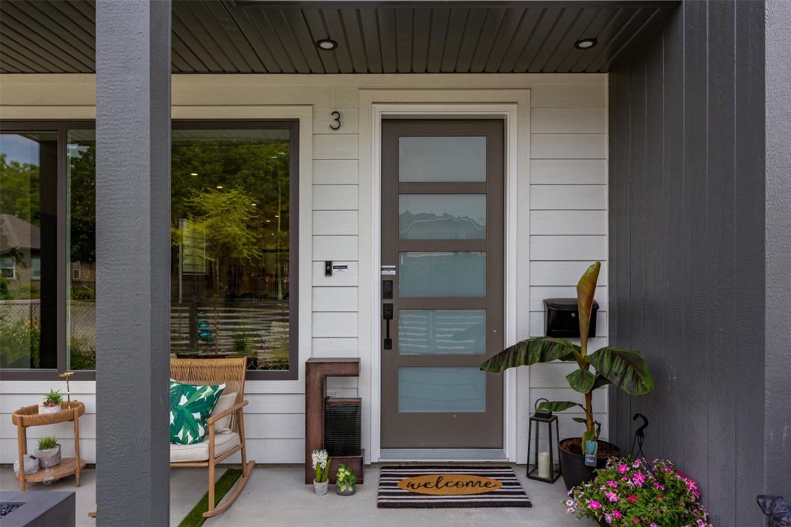 









787


Lawson

Avenue, 2,
Kelowna,




BC
V1Y 6S9

