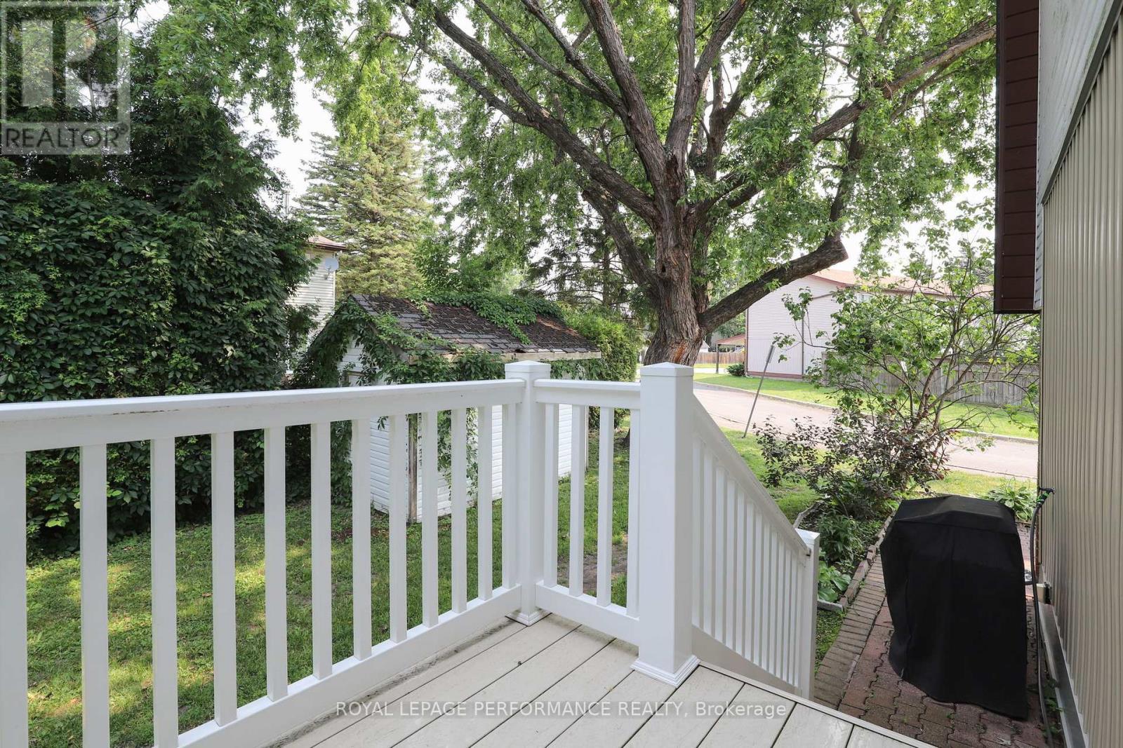 












A - 2 LOVELL LANE

,
Ottawa,




Ontario
K2H9B6

