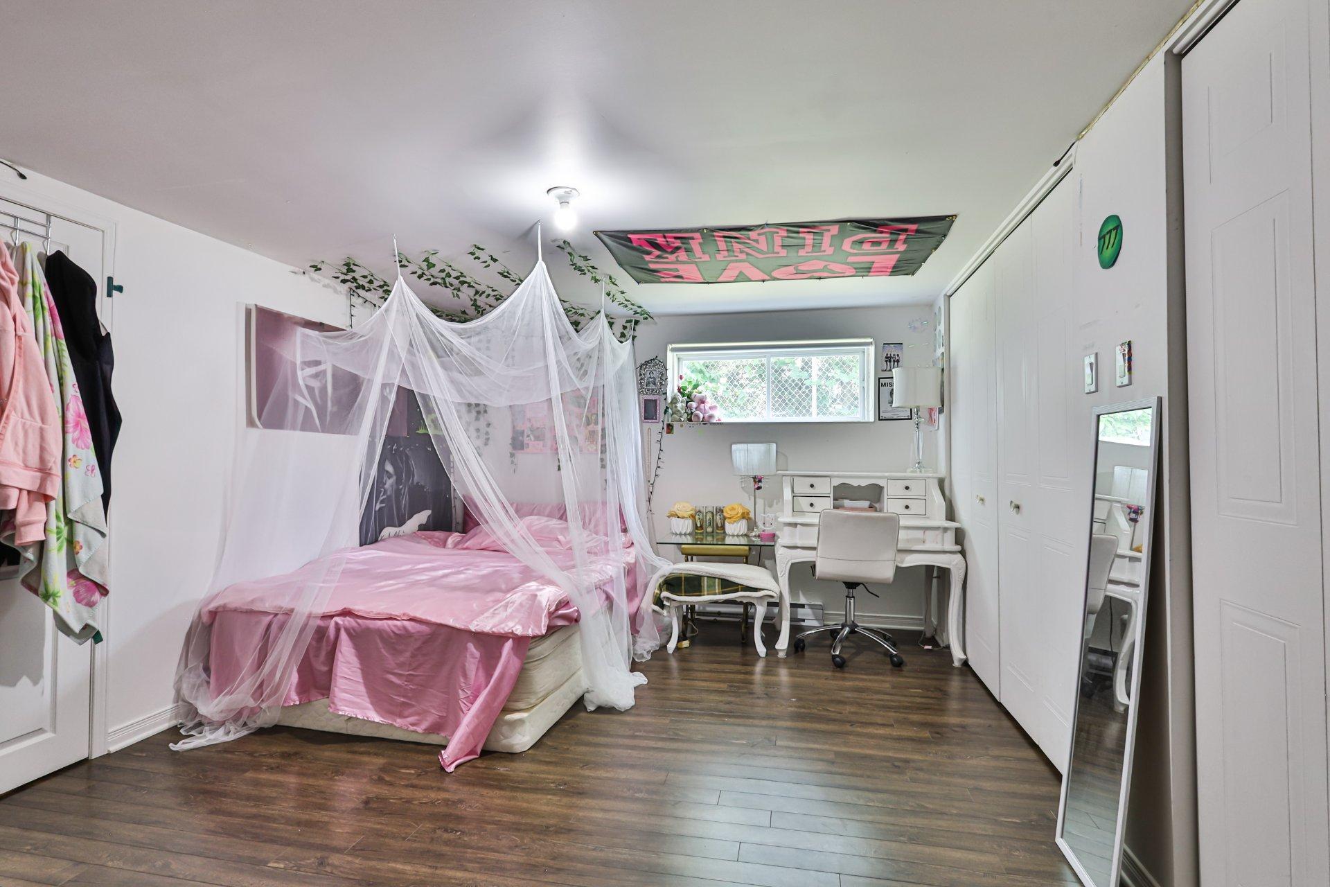 









26


Rue de la Flandre

,
Blainville,




QC
J7C5G3

