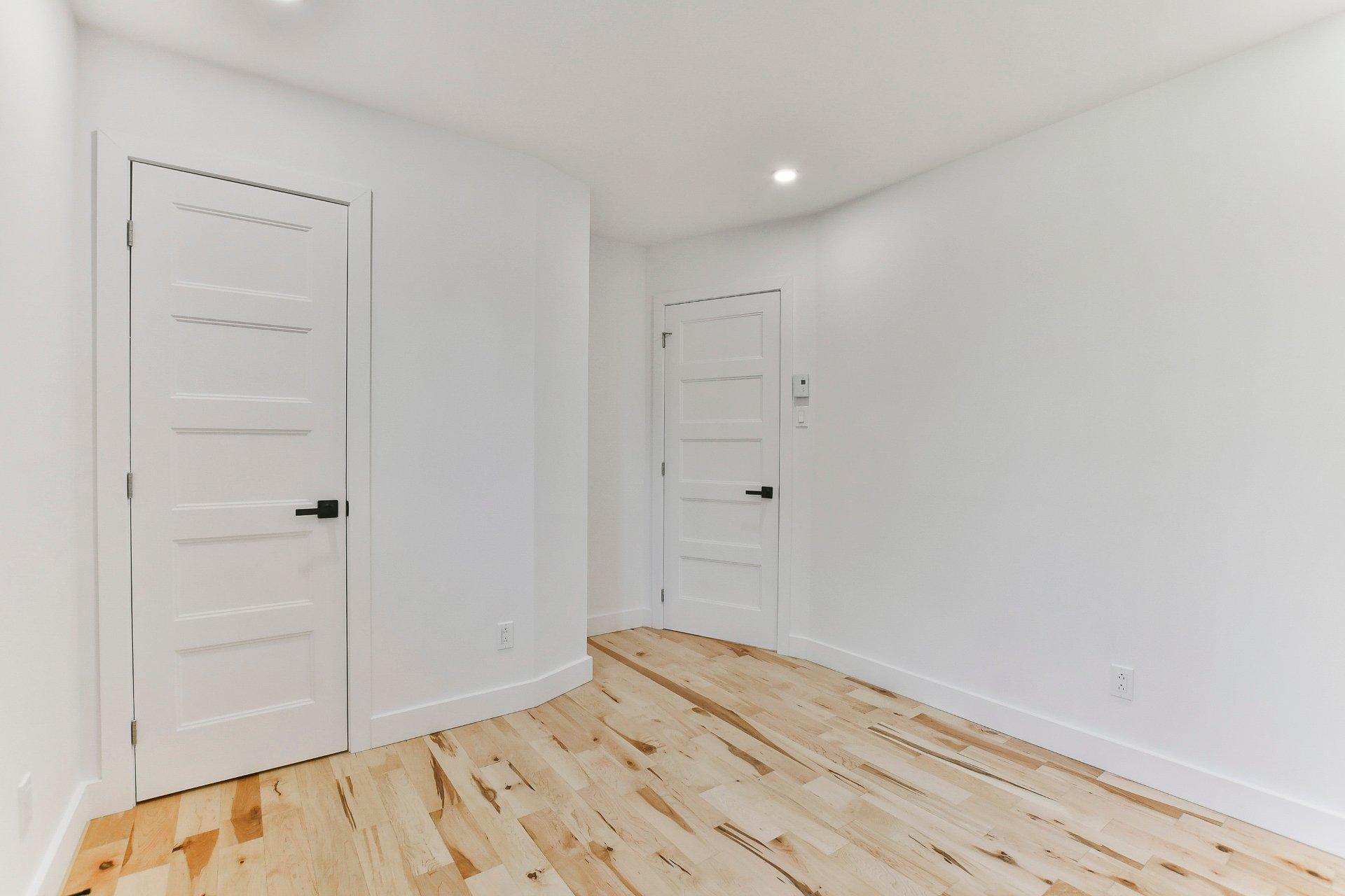 









995


Boul. Iberville

,
Repentigny (Repentigny),




QC
J5Y3A8

