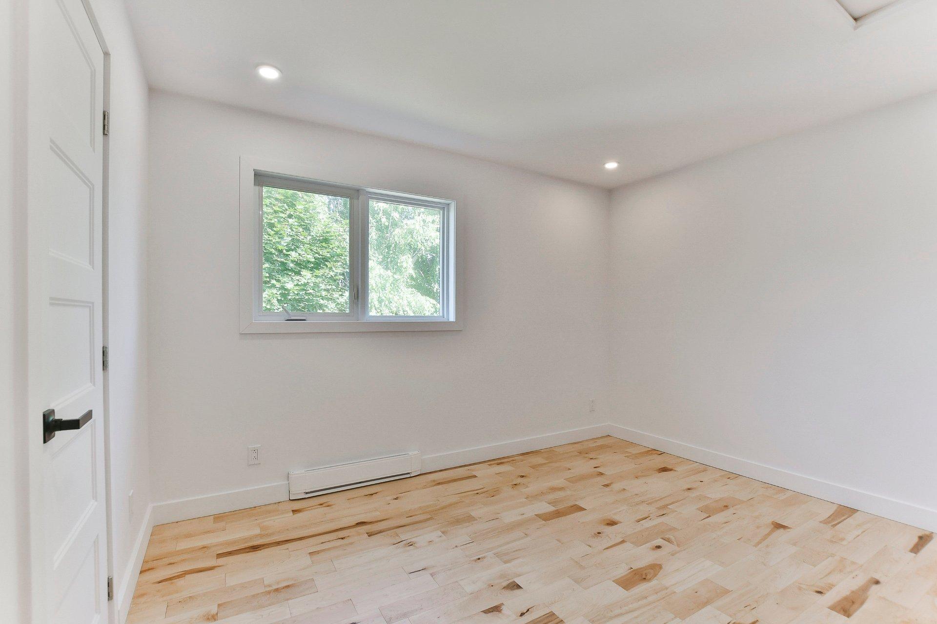 









995


Boul. Iberville

,
Repentigny (Repentigny),




QC
J5Y3A8

