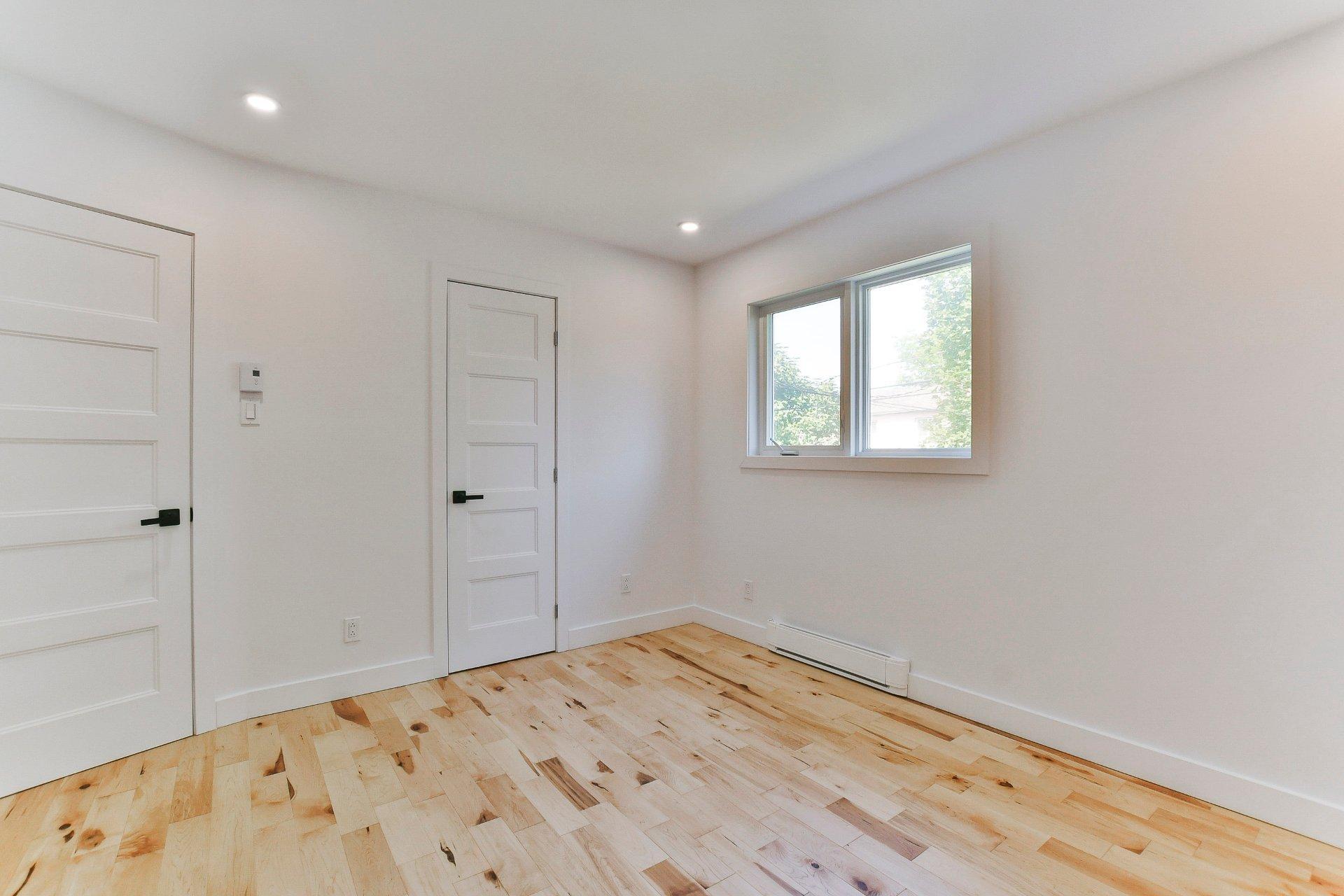 









995


Boul. Iberville

,
Repentigny (Repentigny),




QC
J5Y3A8

