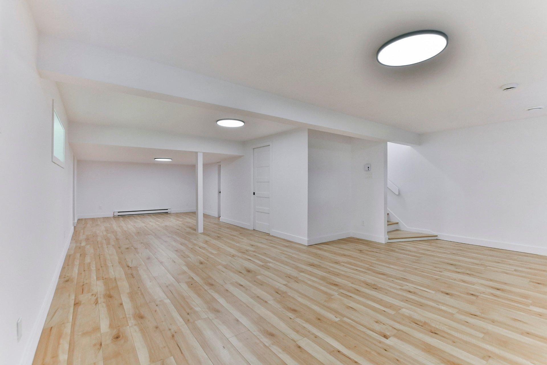 









995


Boul. Iberville

,
Repentigny (Repentigny),




QC
J5Y3A8


