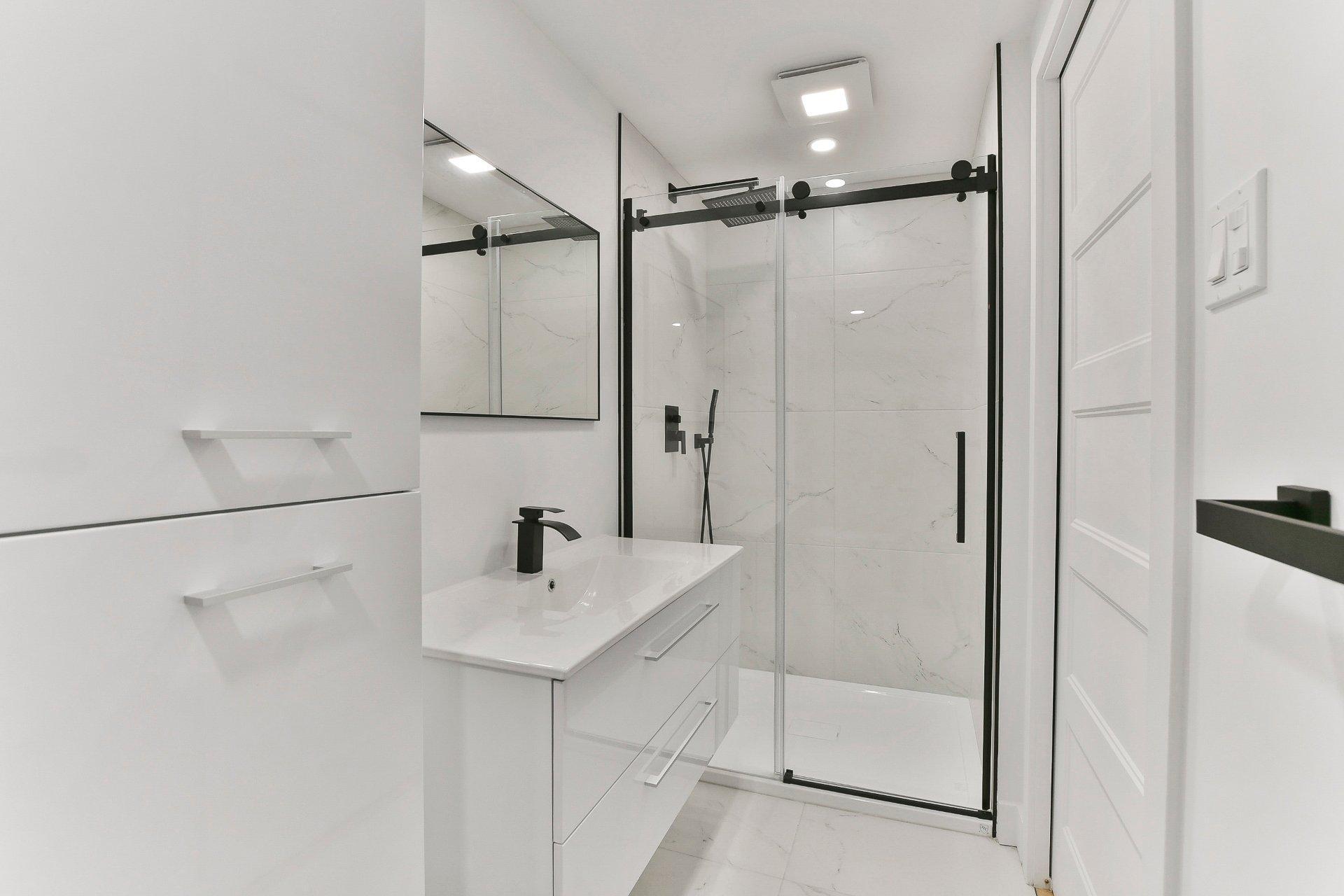 









995


Boul. Iberville

,
Repentigny (Repentigny),




QC
J5Y3A8

