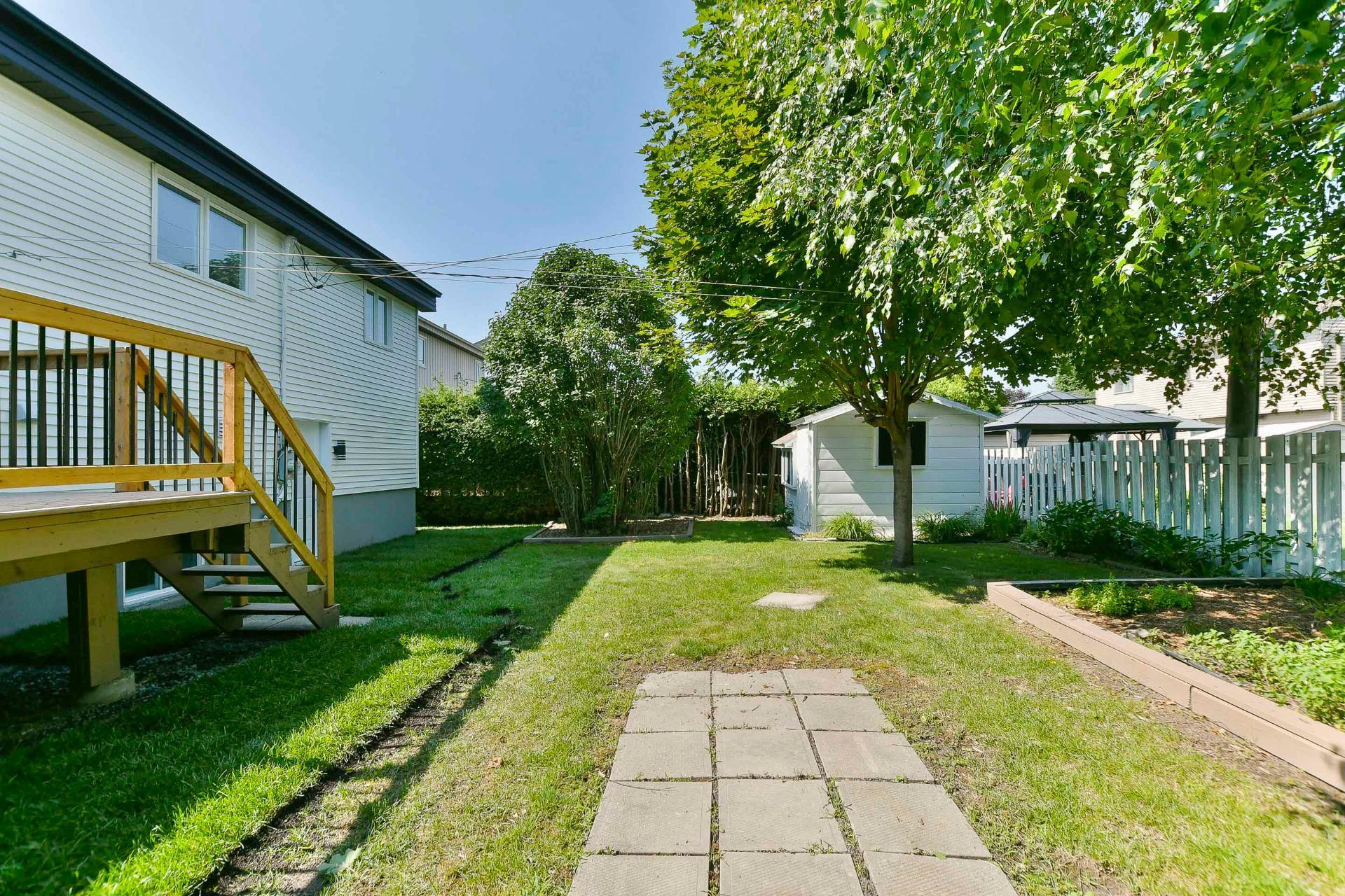 









995


Boul. Iberville

,
Repentigny (Repentigny),




QC
J5Y3A8

