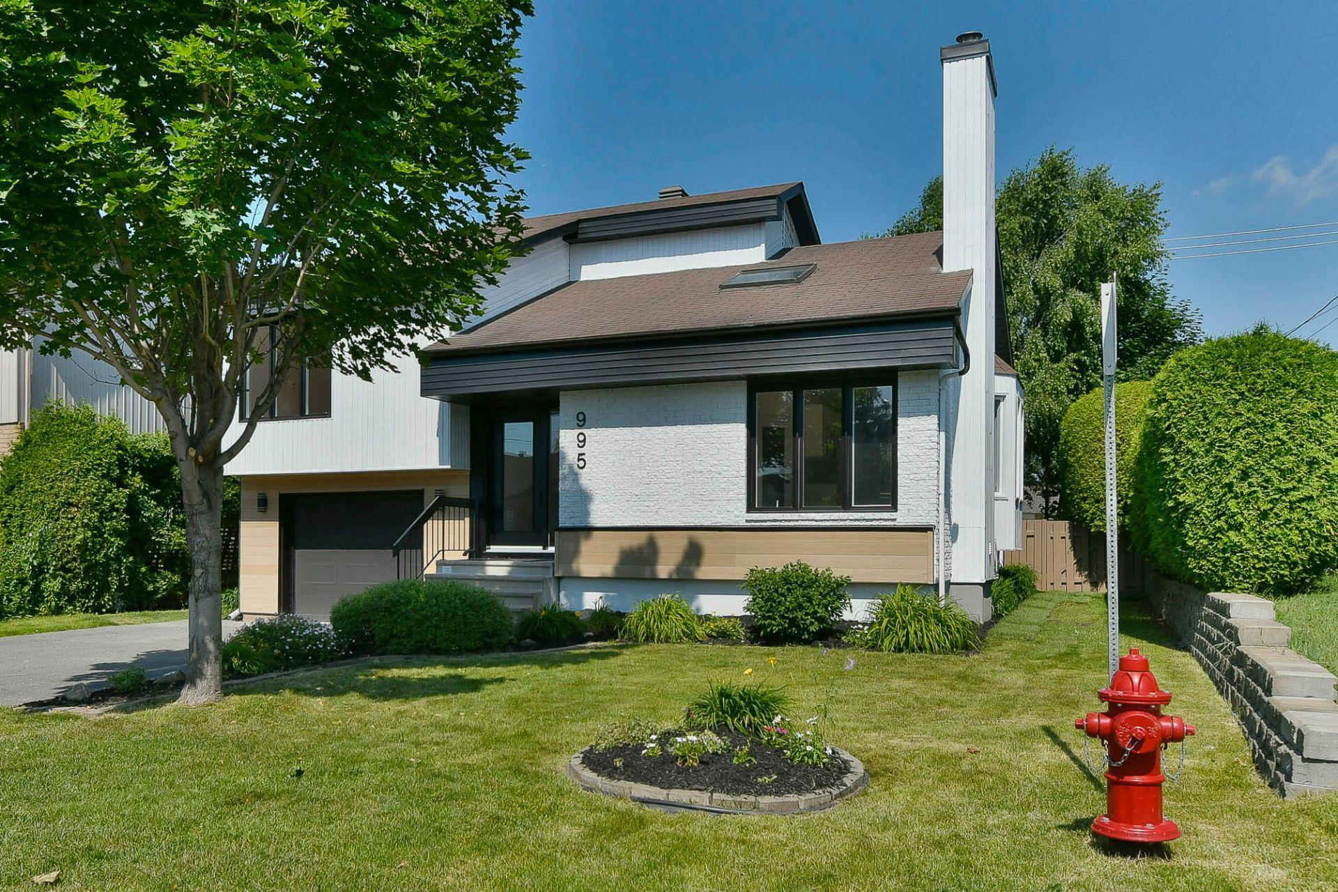 









995


Boul. Iberville

,
Repentigny (Repentigny),




QC
J5Y3A8

