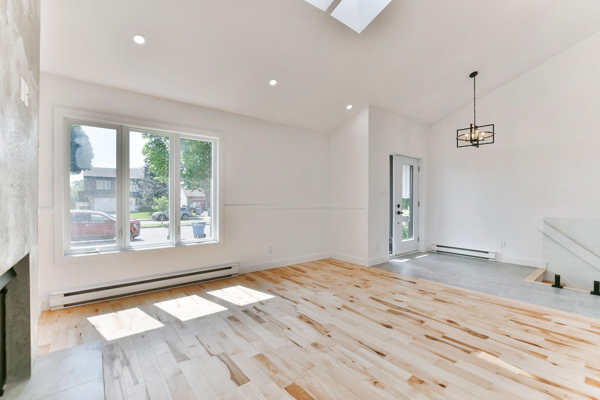 









995


Boul. Iberville

,
Repentigny (Repentigny),




QC
J5Y3A8

