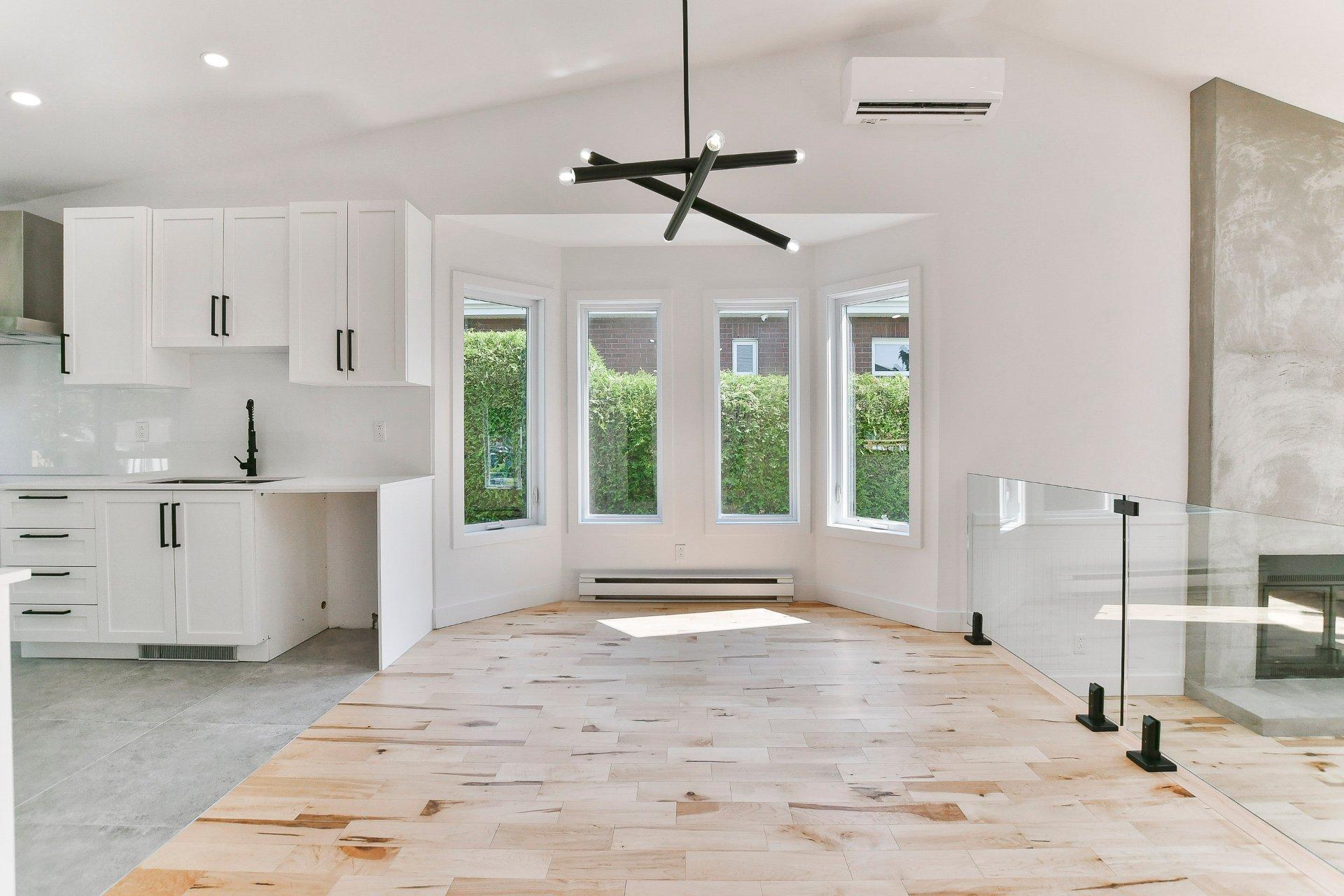 









995


Boul. Iberville

,
Repentigny (Repentigny),




QC
J5Y3A8

