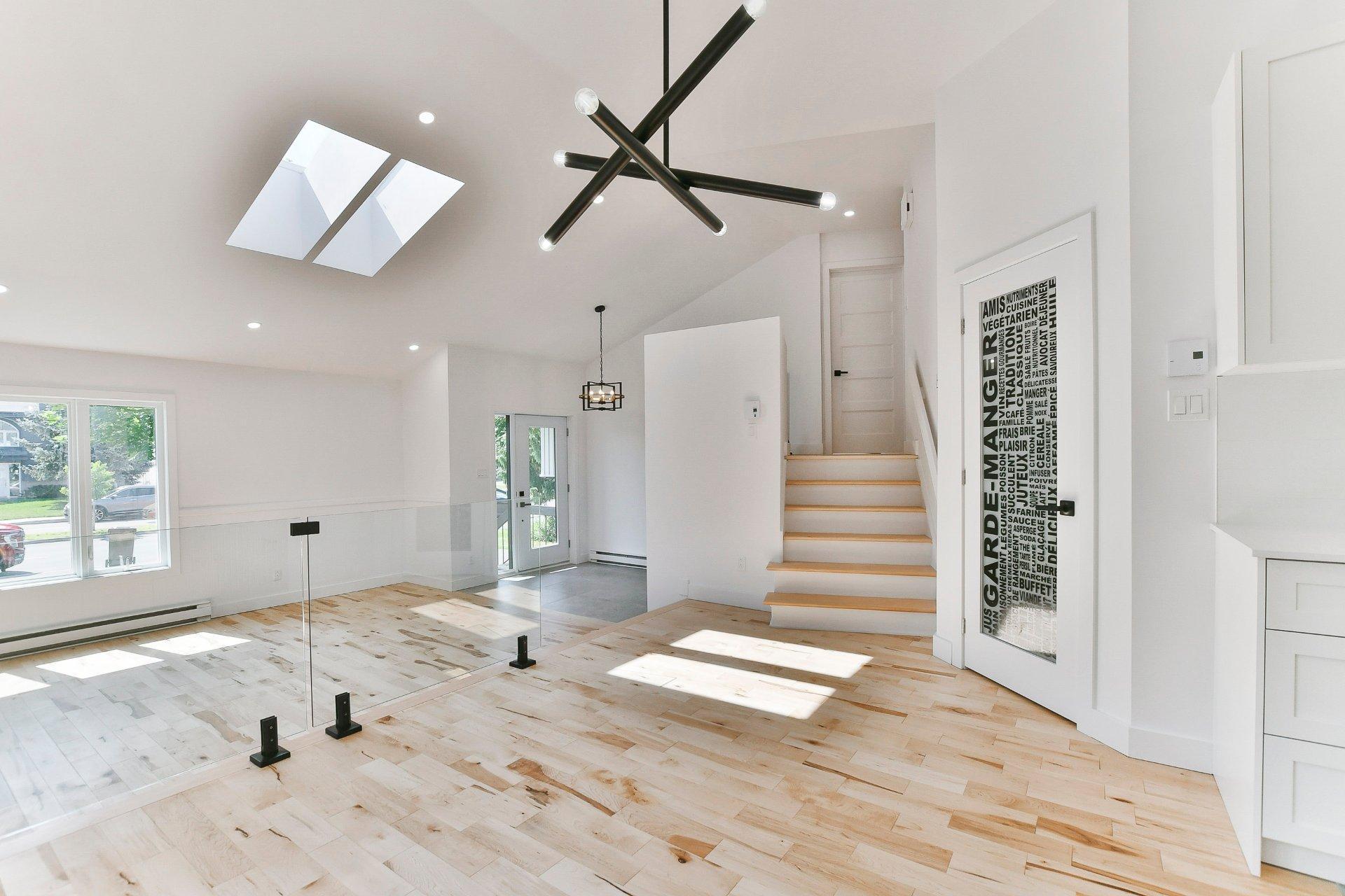 









995


Boul. Iberville

,
Repentigny (Repentigny),




QC
J5Y3A8

