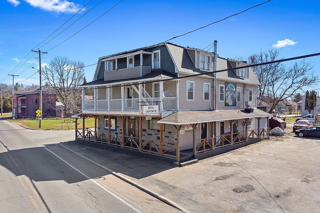 









2144


Route 303

,
Thorne,




QC
J0X2A0

